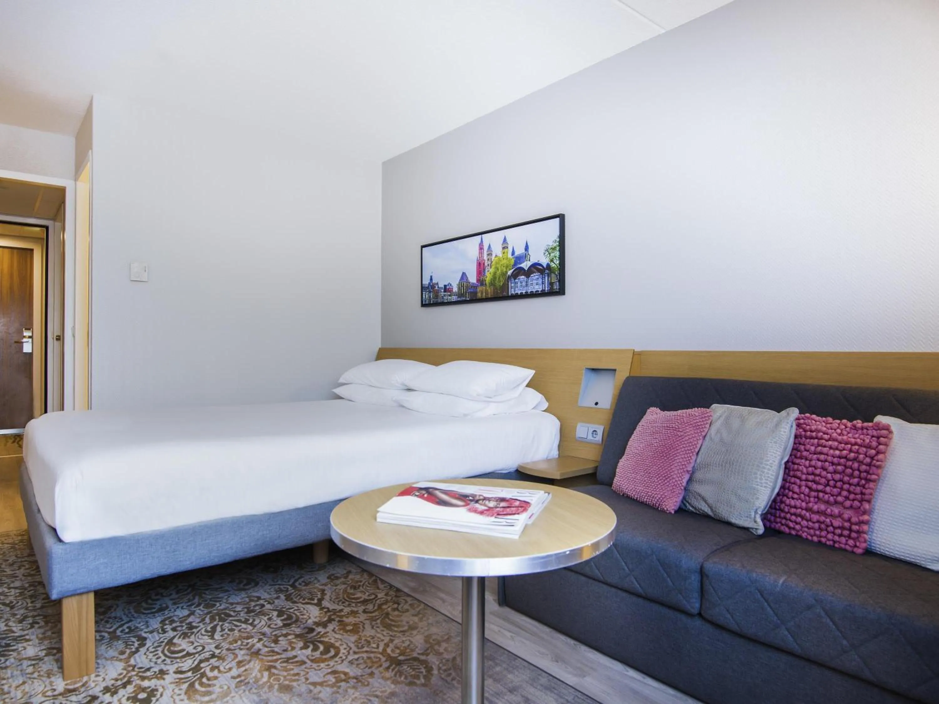 Bedroom, Bed in Novotel Maastricht