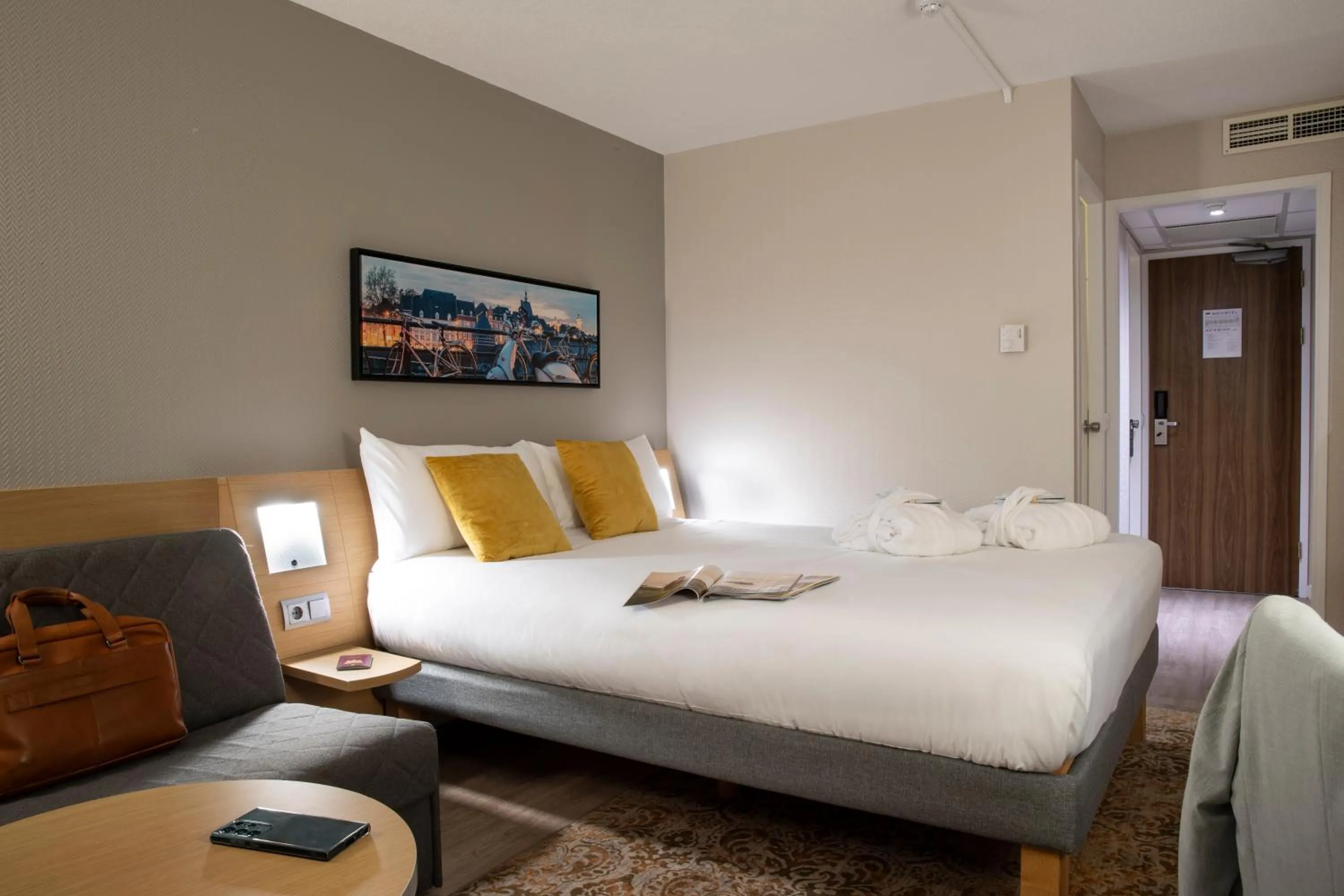 Bedroom, Bed in Novotel Maastricht