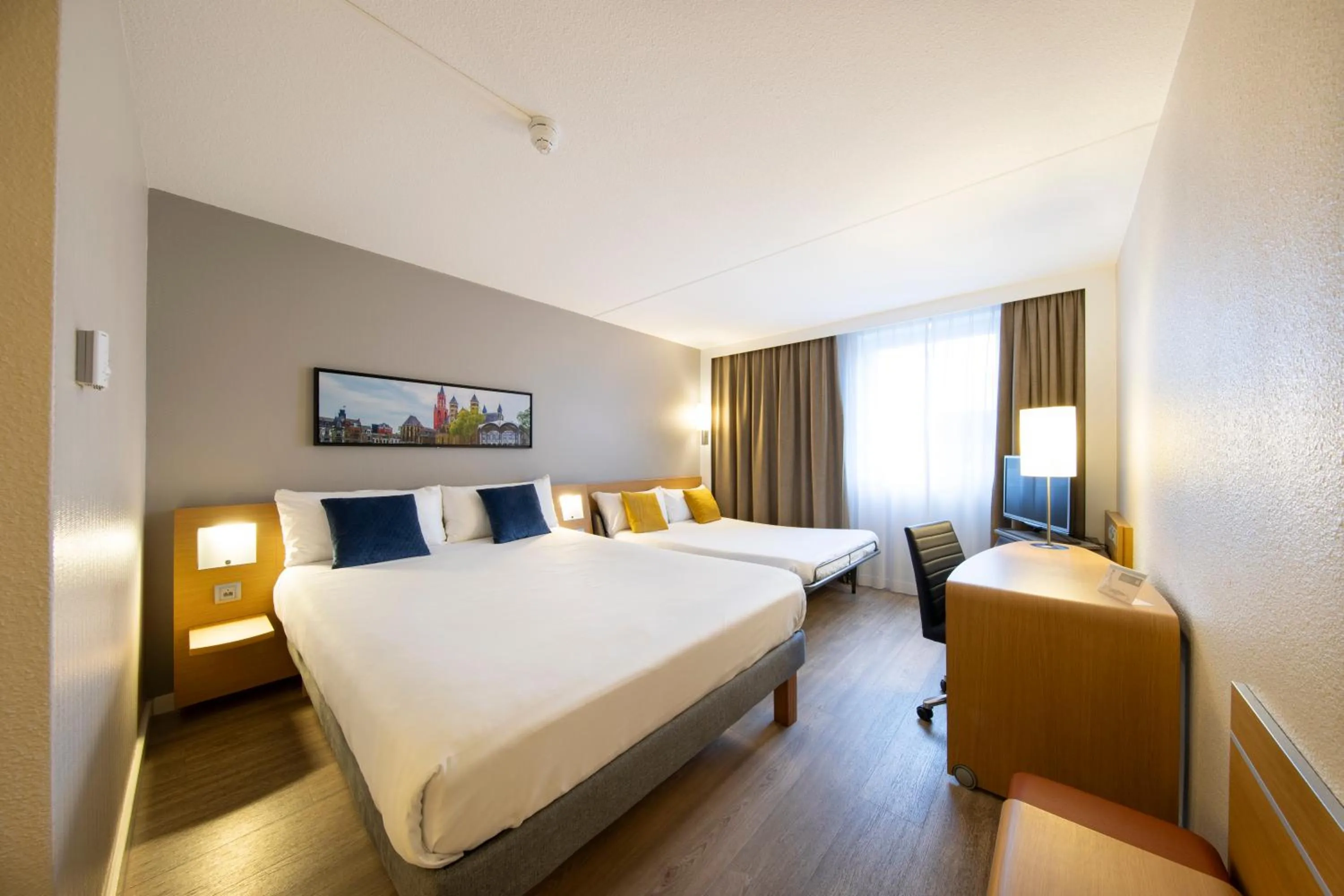 children, Bed in Novotel Maastricht