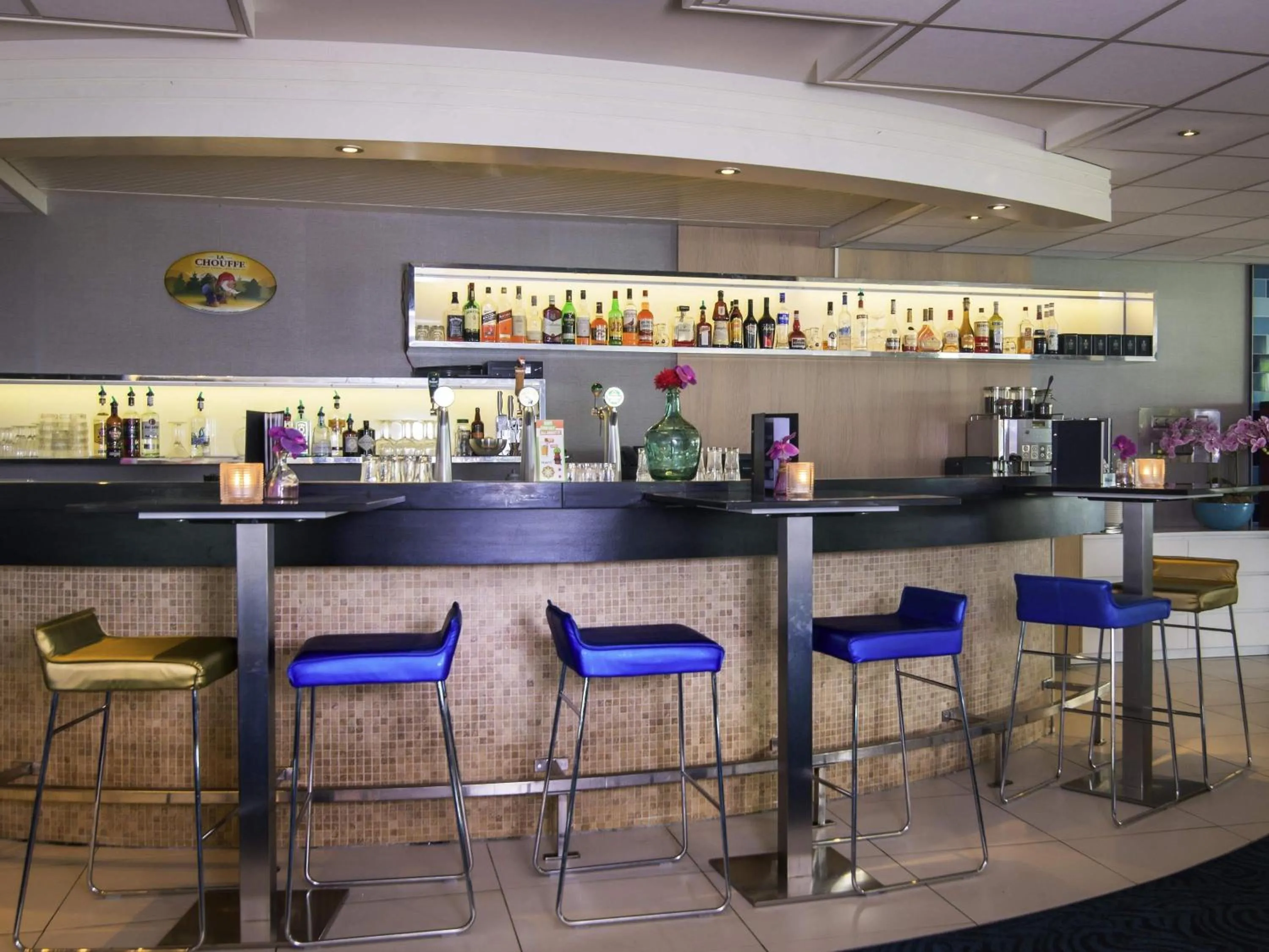 Lounge or bar in Novotel Maastricht