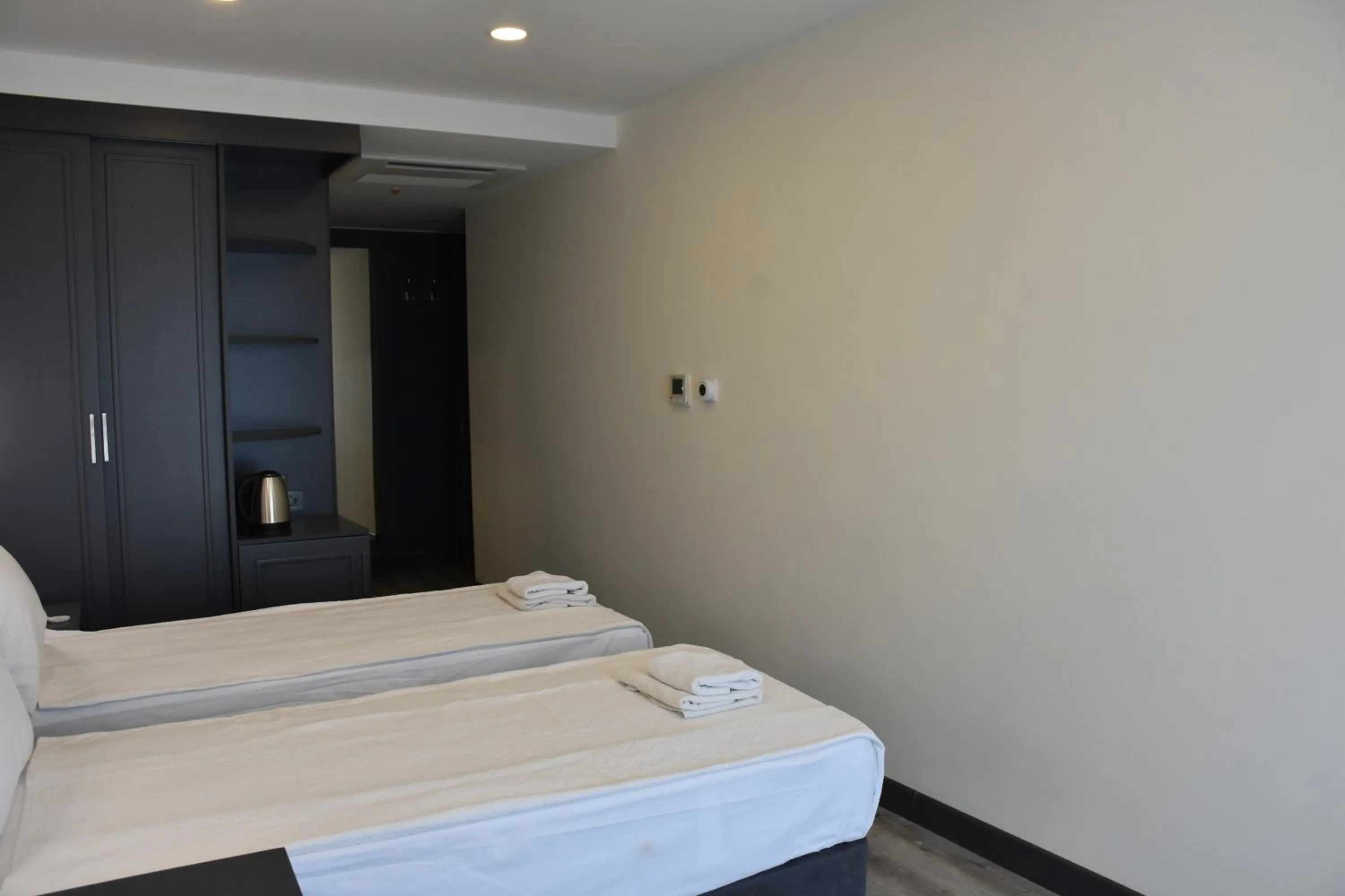 Bedroom, Bed in Shishly Palace Hotel