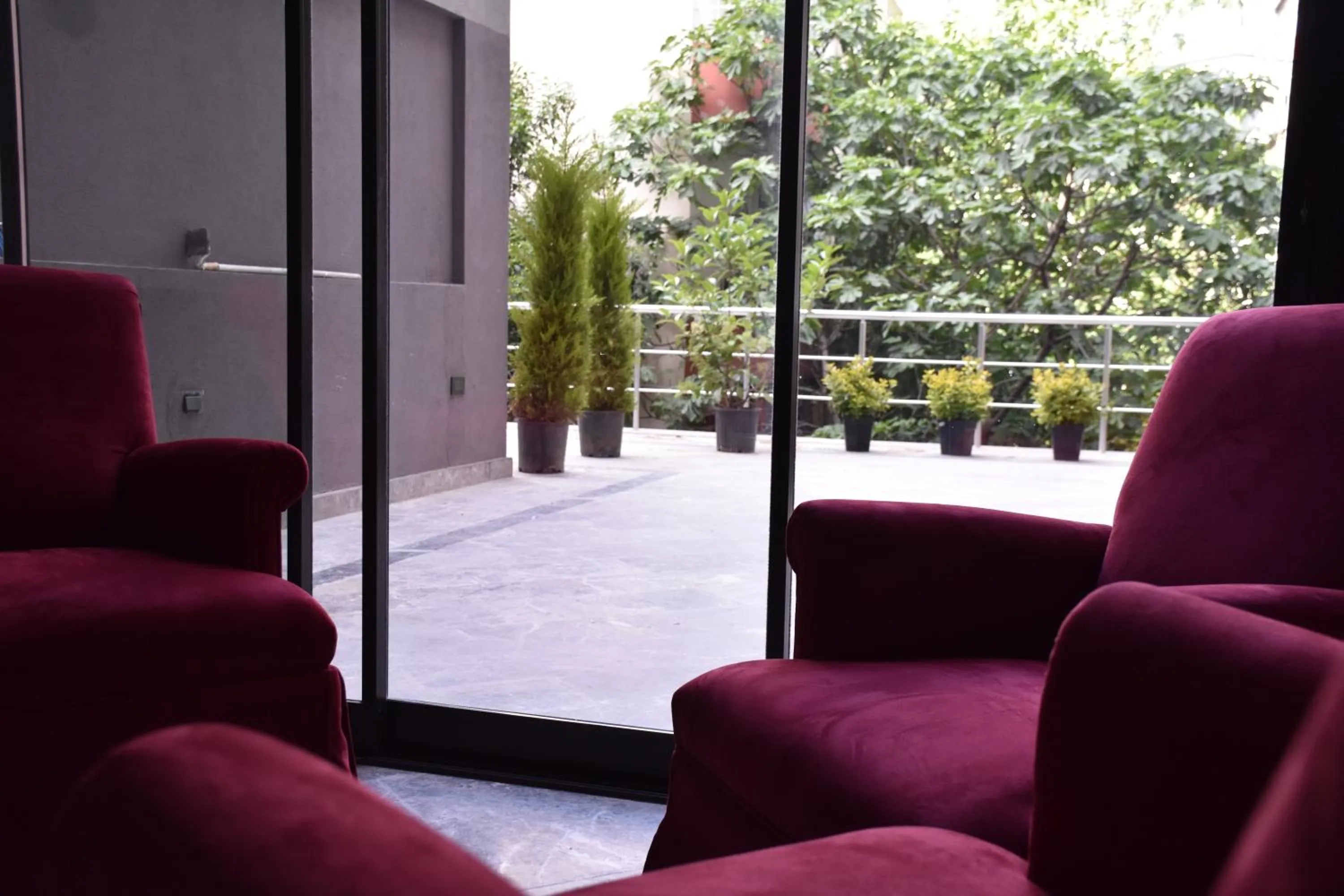 Day in Shishly Palace Hotel