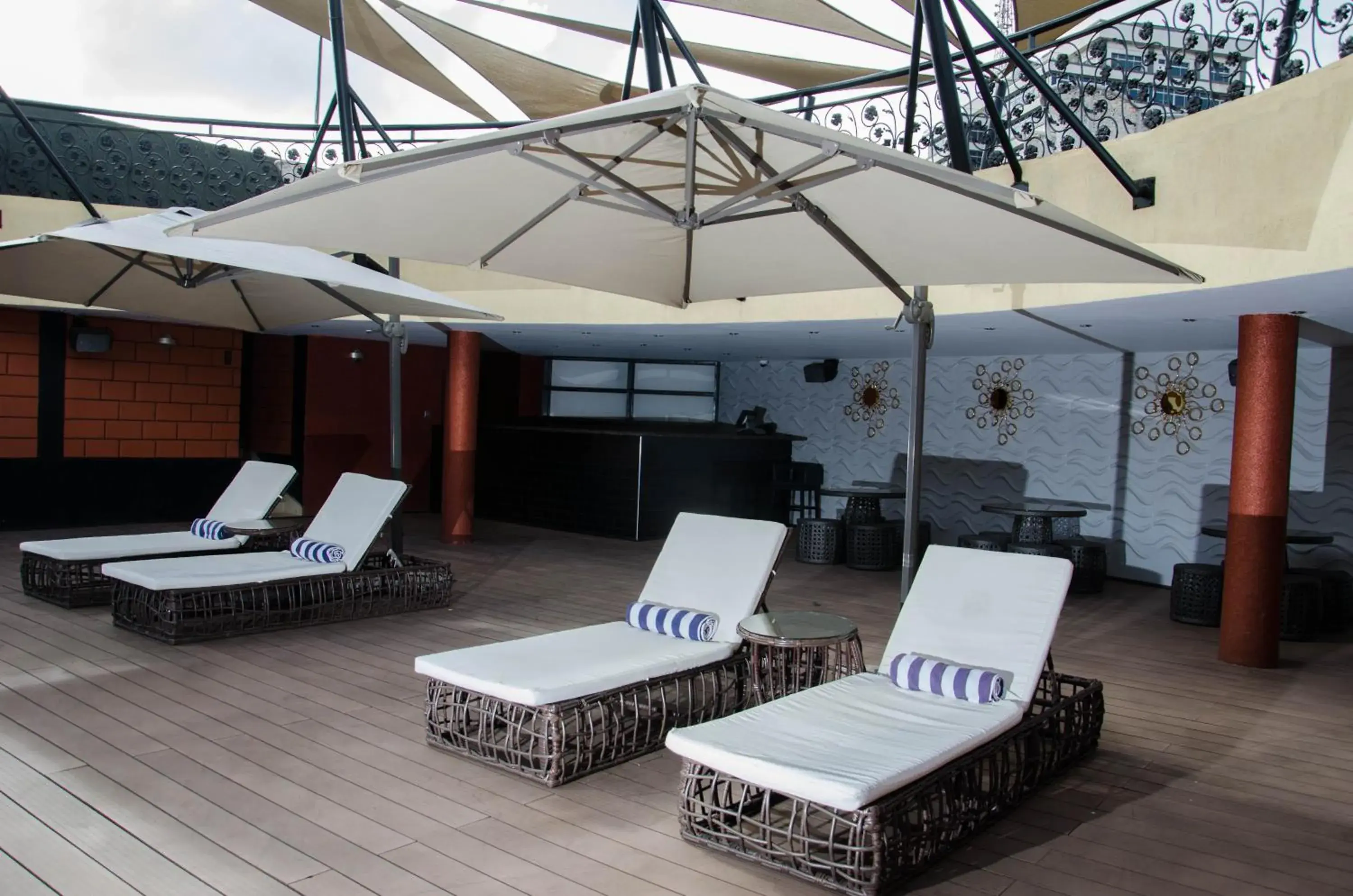 Swimming pool in Best Western Plus Meridian Hotel Swimming pool in Best Western Plus Meridian Hotel