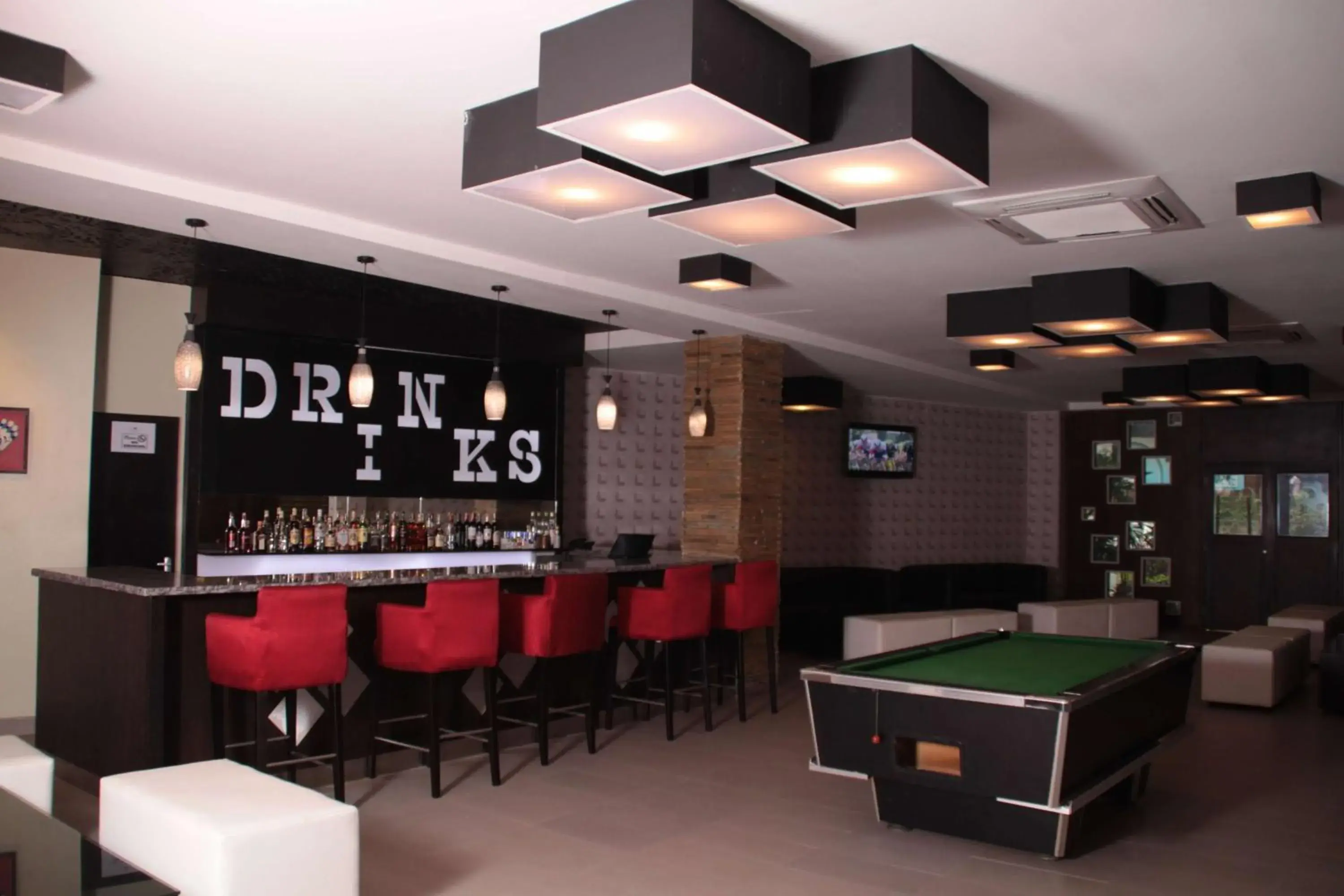 Lounge or bar in Best Western Plus Meridian Hotel Lounge or bar in Best Western Plus Meridian Hotel