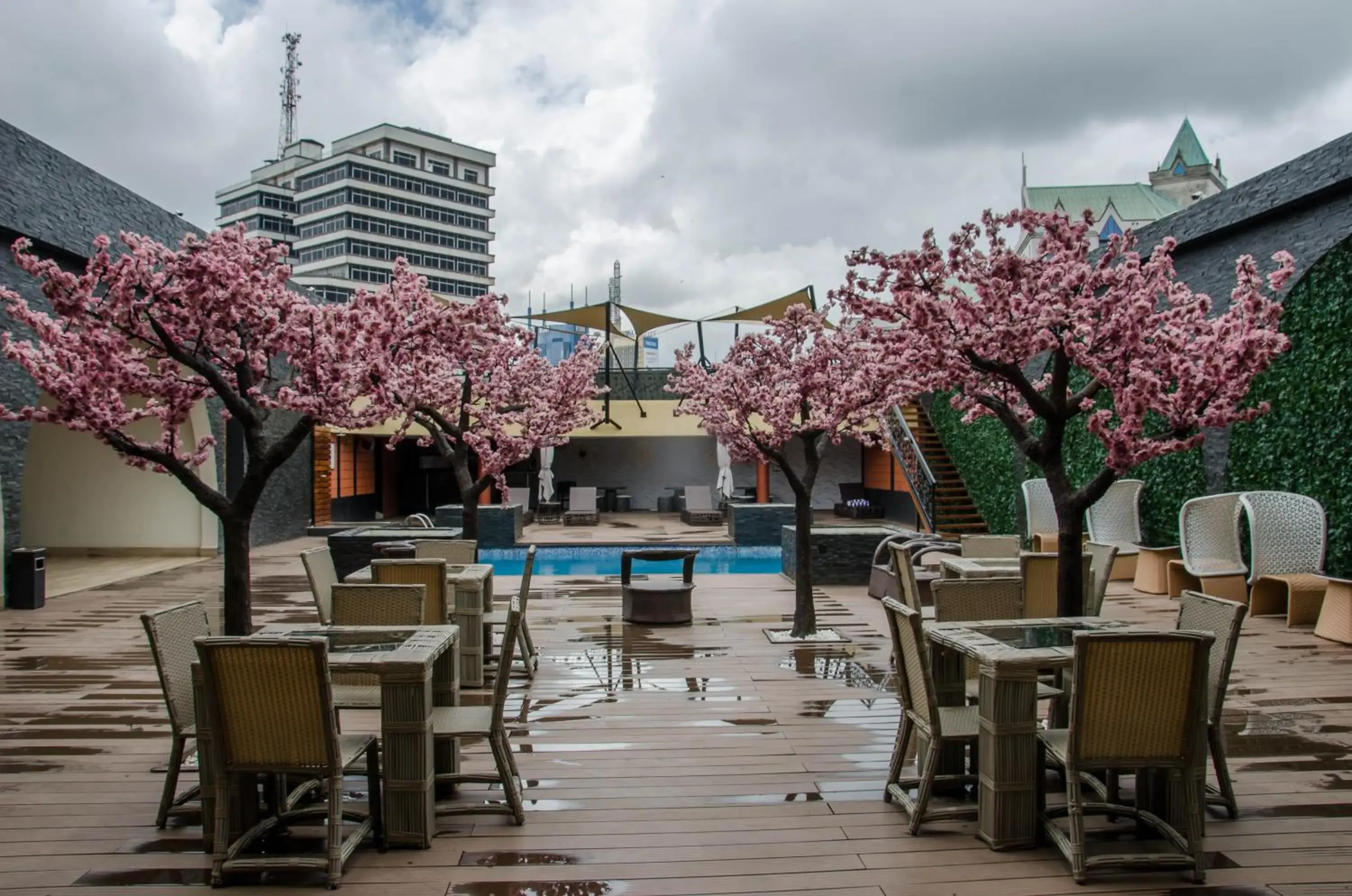 Facade/entrance in Best Western Plus Meridian Hotel Facade/entrance in Best Western Plus Meridian Hotel