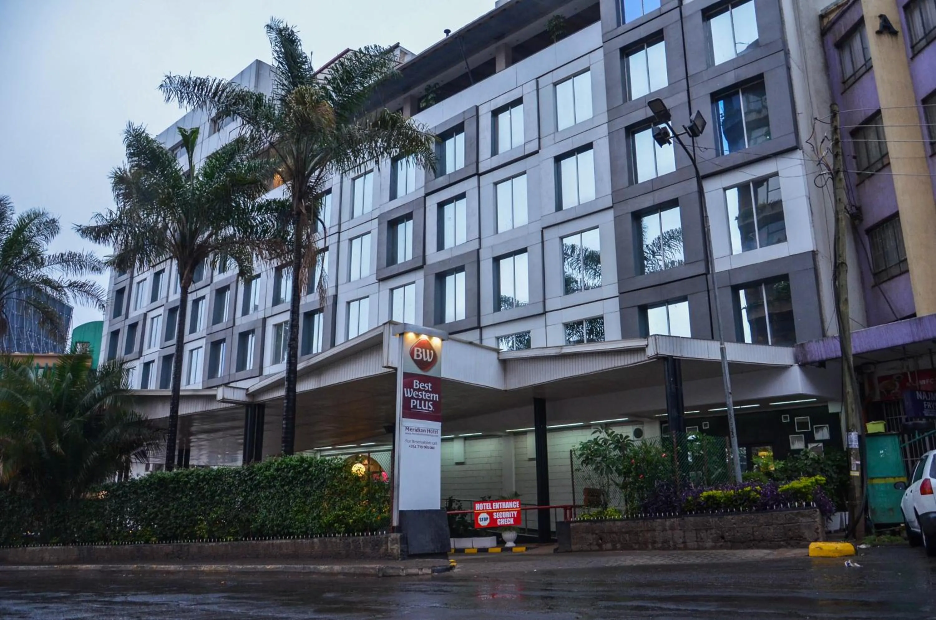 Property building in Best Western Plus Meridian Hotel