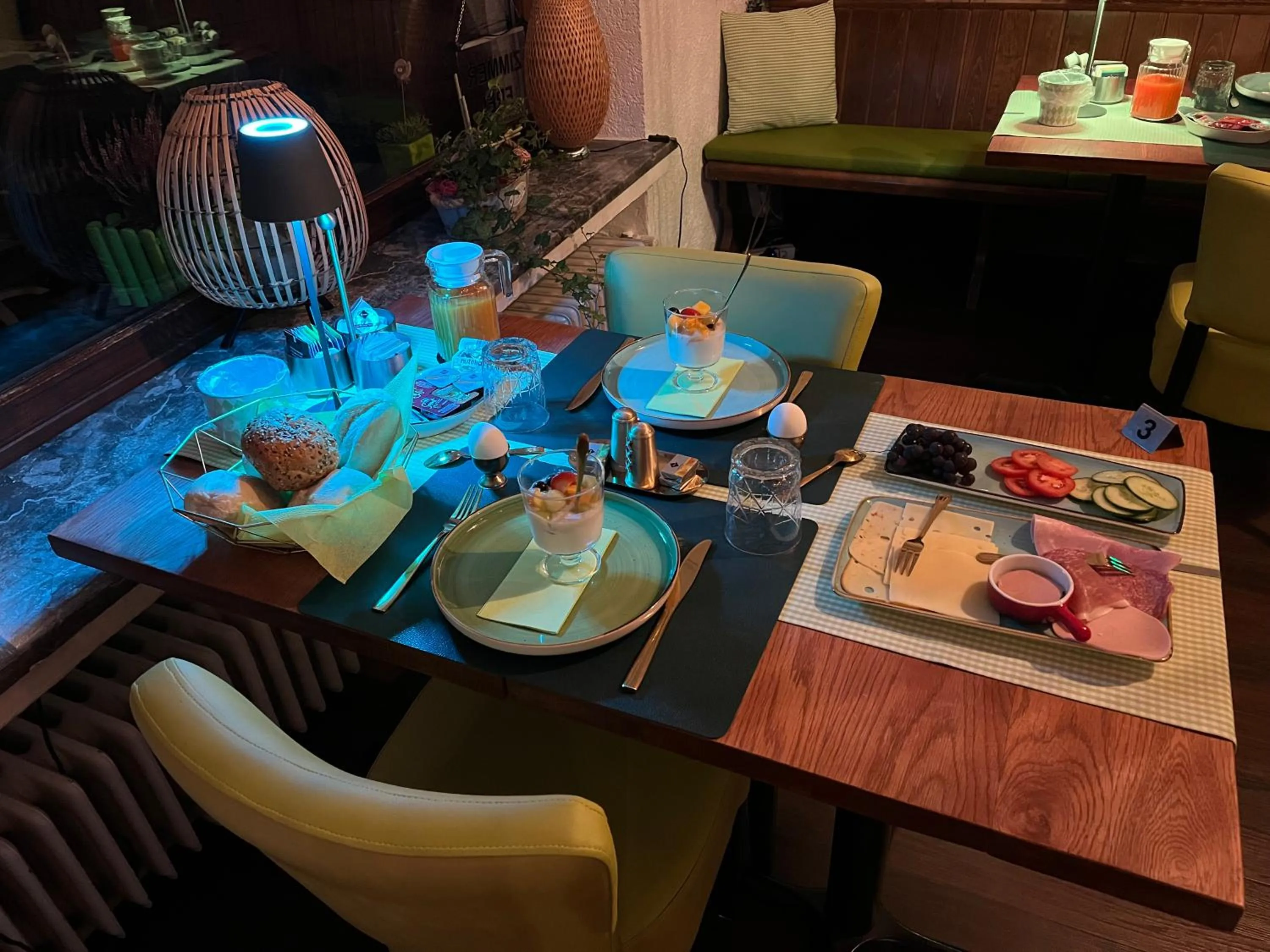 Food and drinks in Am Obersee Hotel