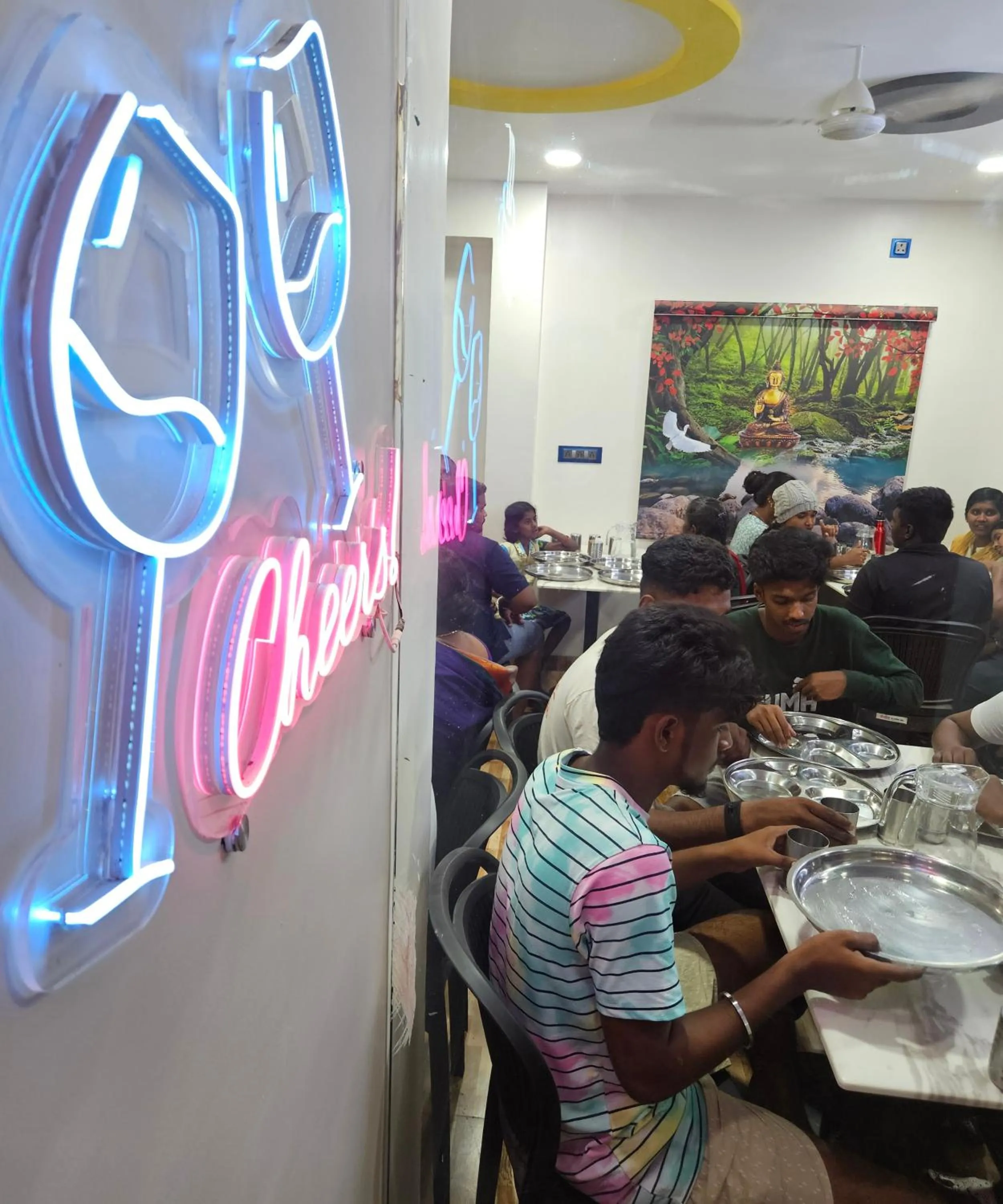 Restaurant/places to eat in Hotel Sai Dakshina Inn & The Fern Restaurant