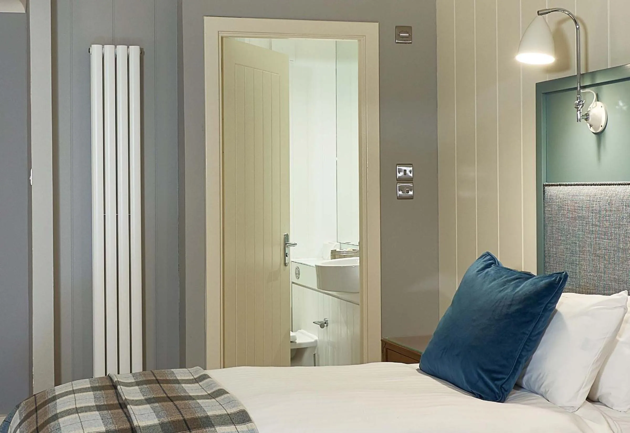 Bedroom, Bed in Oban Bay Hotel