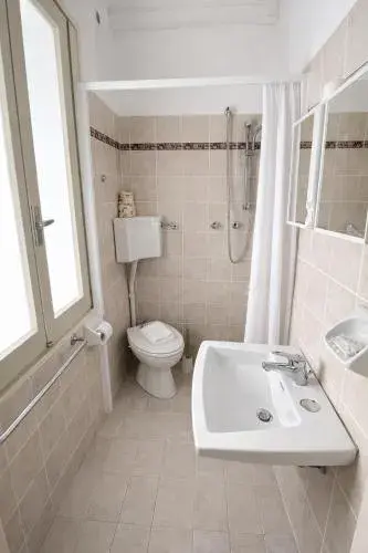 Family Room with Private Bathroom in Camere Capinera Family Room with Private Bathroom in Camere Capinera
