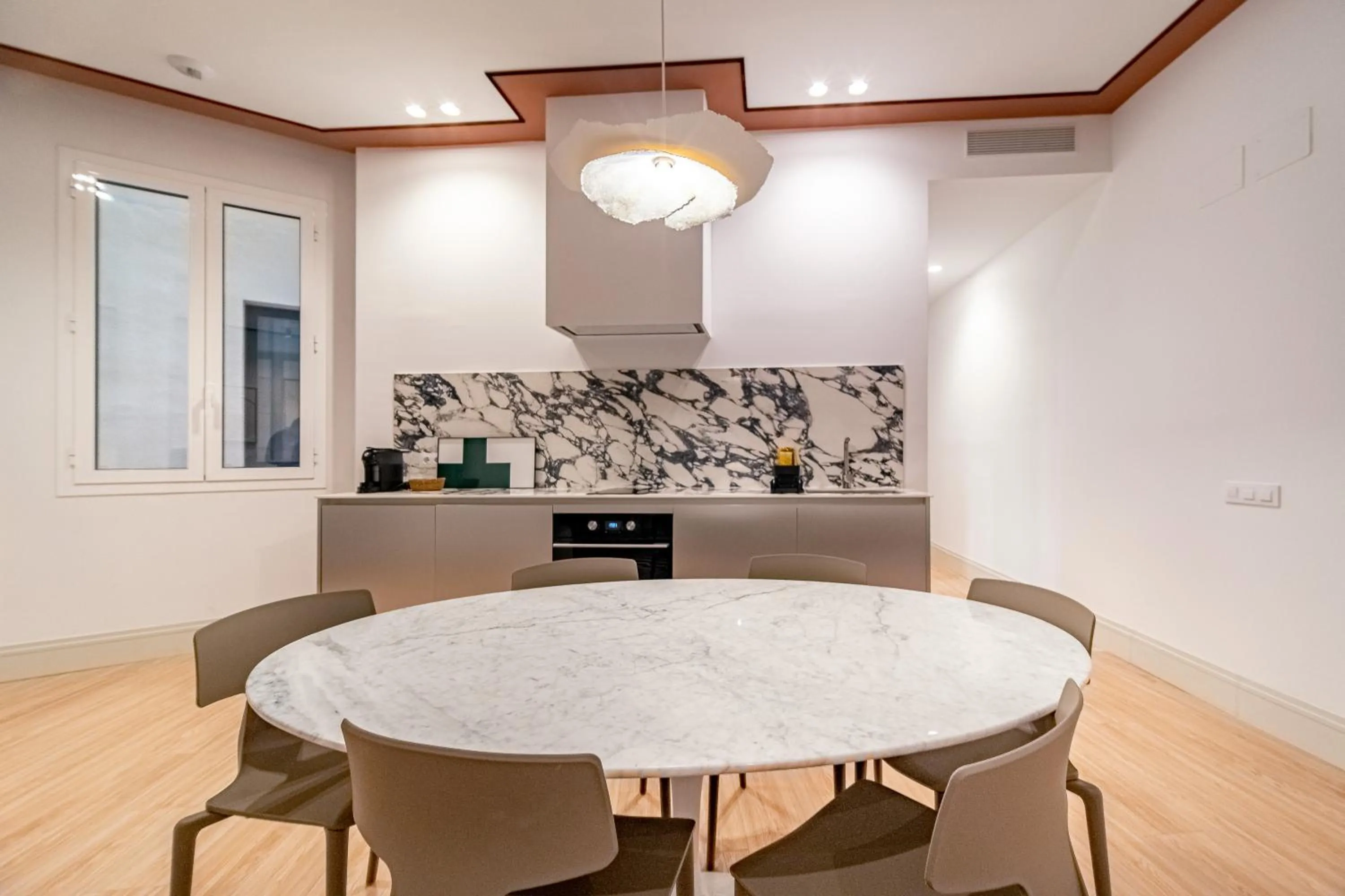 Kitchen or kitchenette in Apartamentos Soho Boutique Hoy No Me Puedo Levantar