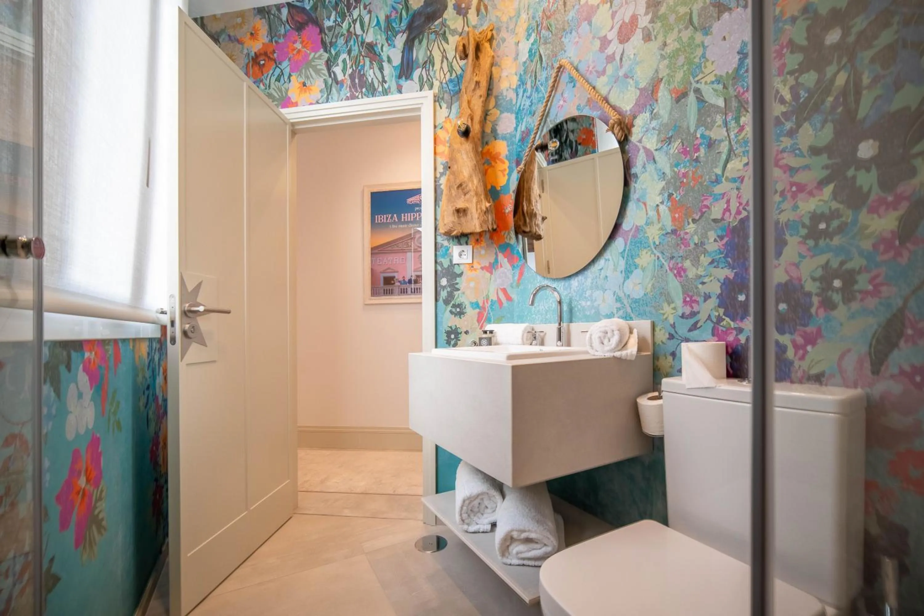 Bathroom in Apartamentos Soho Boutique Hoy No Me Puedo Levantar