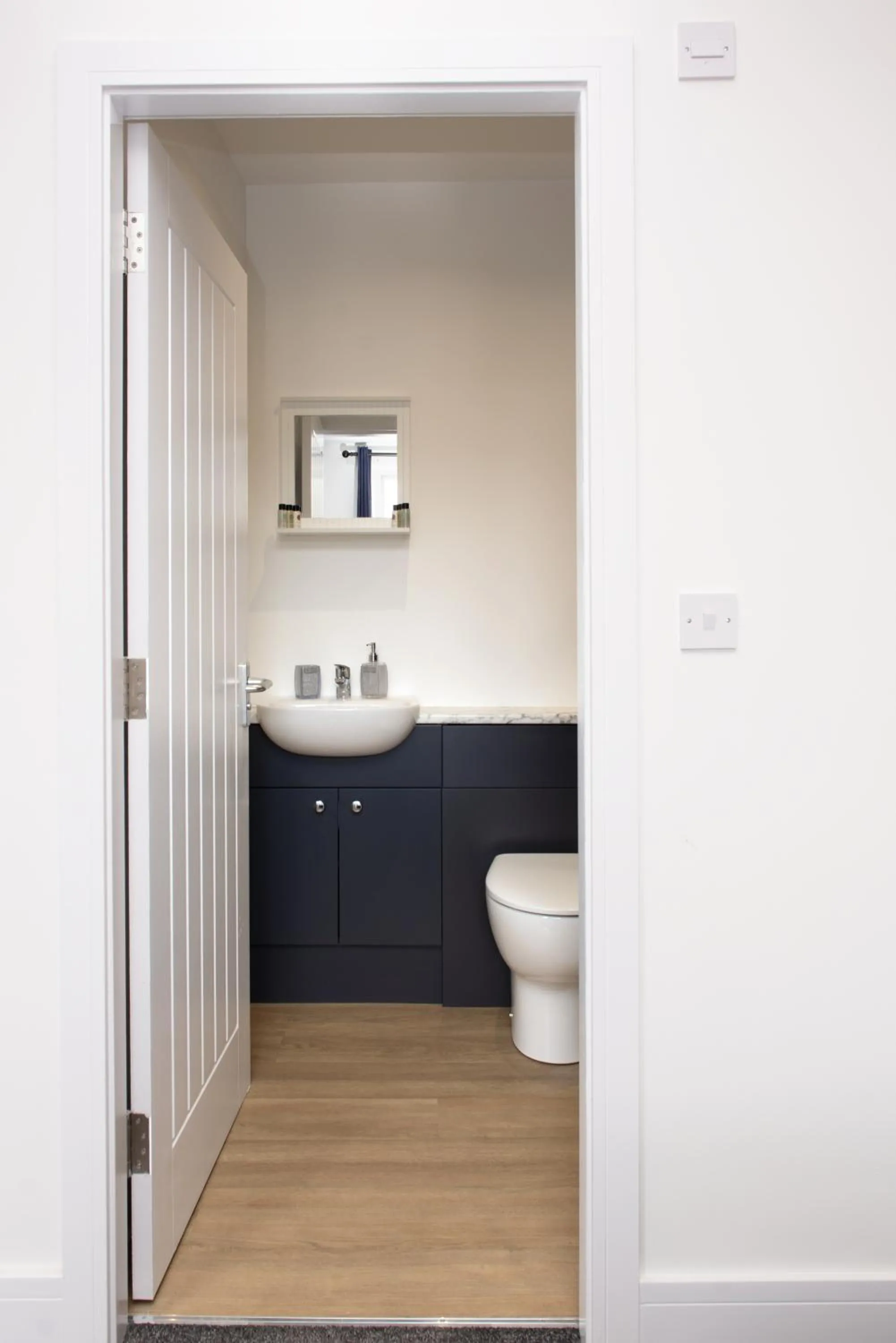 Cara Lodge, Comfortable Self Check-in En-suite Guest Rooms