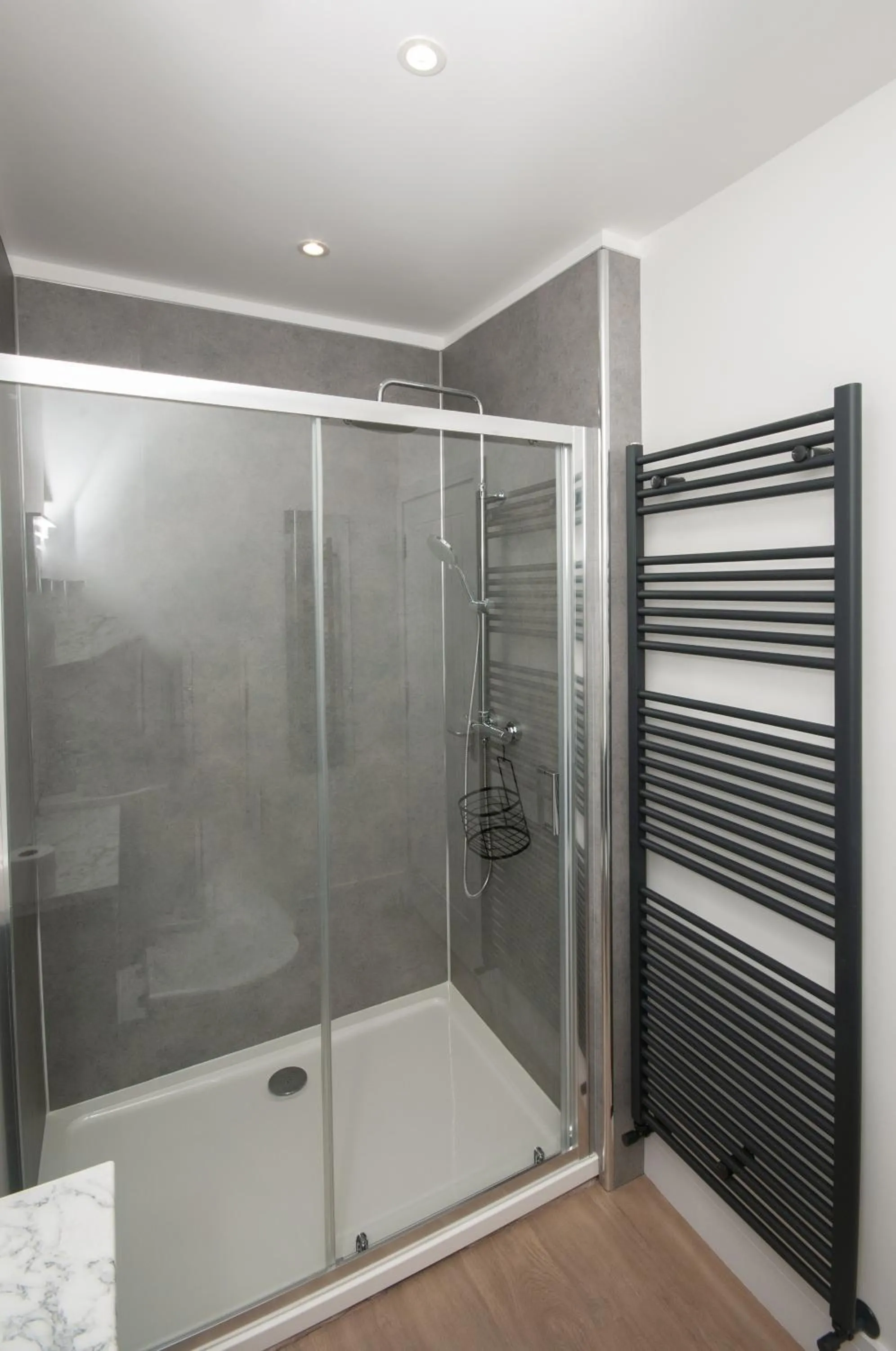 Cara Lodge, Comfortable Self Check-in En-suite Guest Rooms