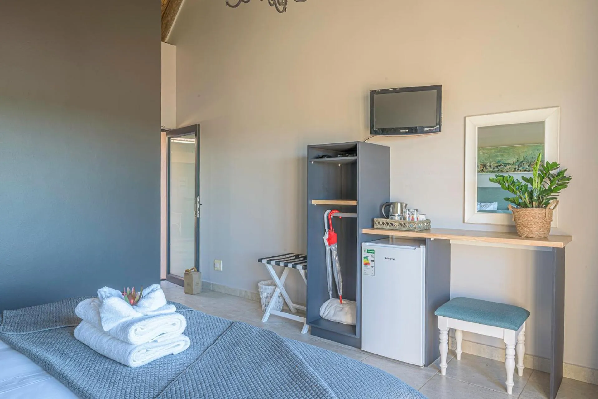 Photo of the whole room in Fynbos Golf and Country Estate