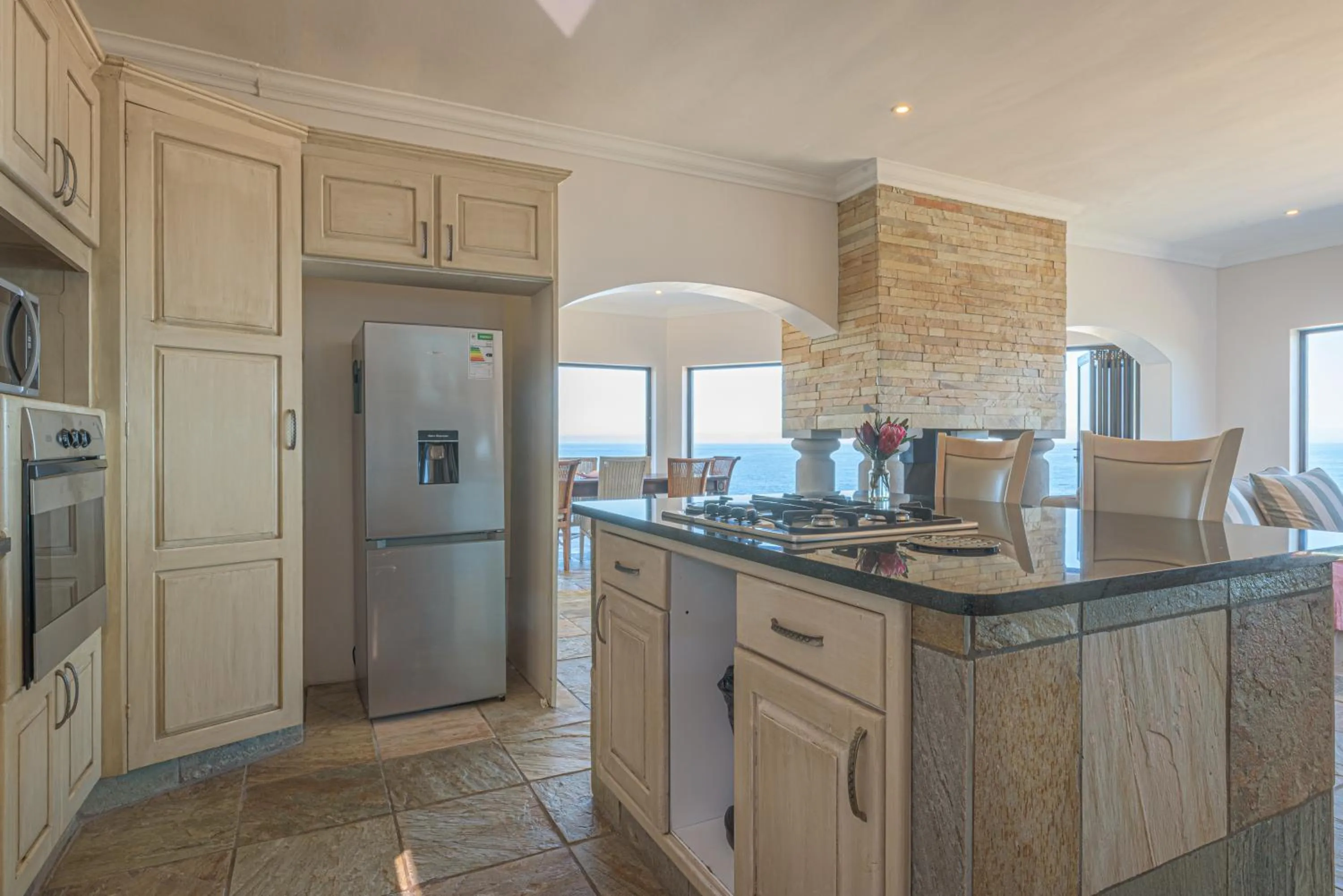 Kitchen or kitchenette in Fynbos Golf and Country Estate