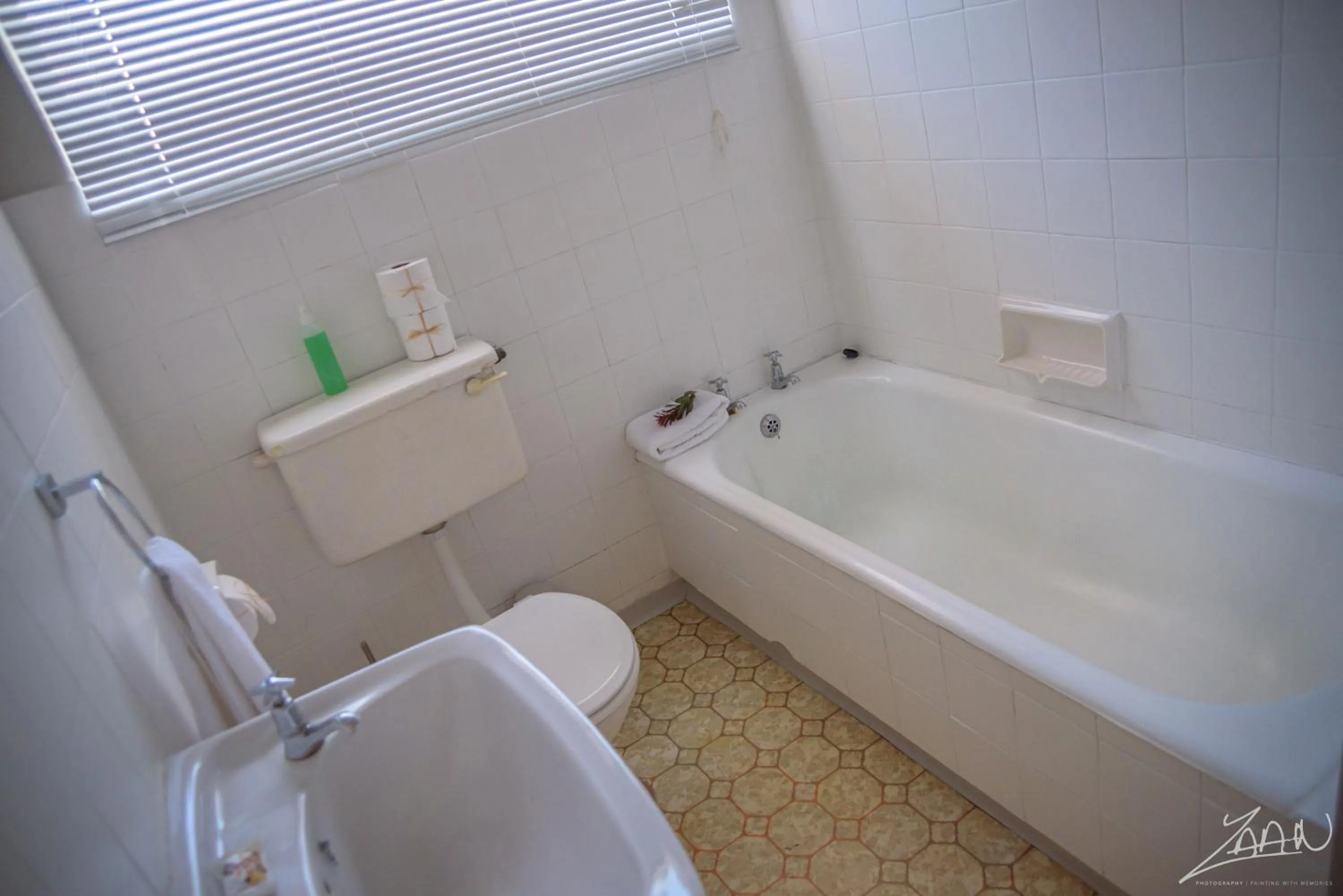 Bath in Fynbos Golf and Country Estate