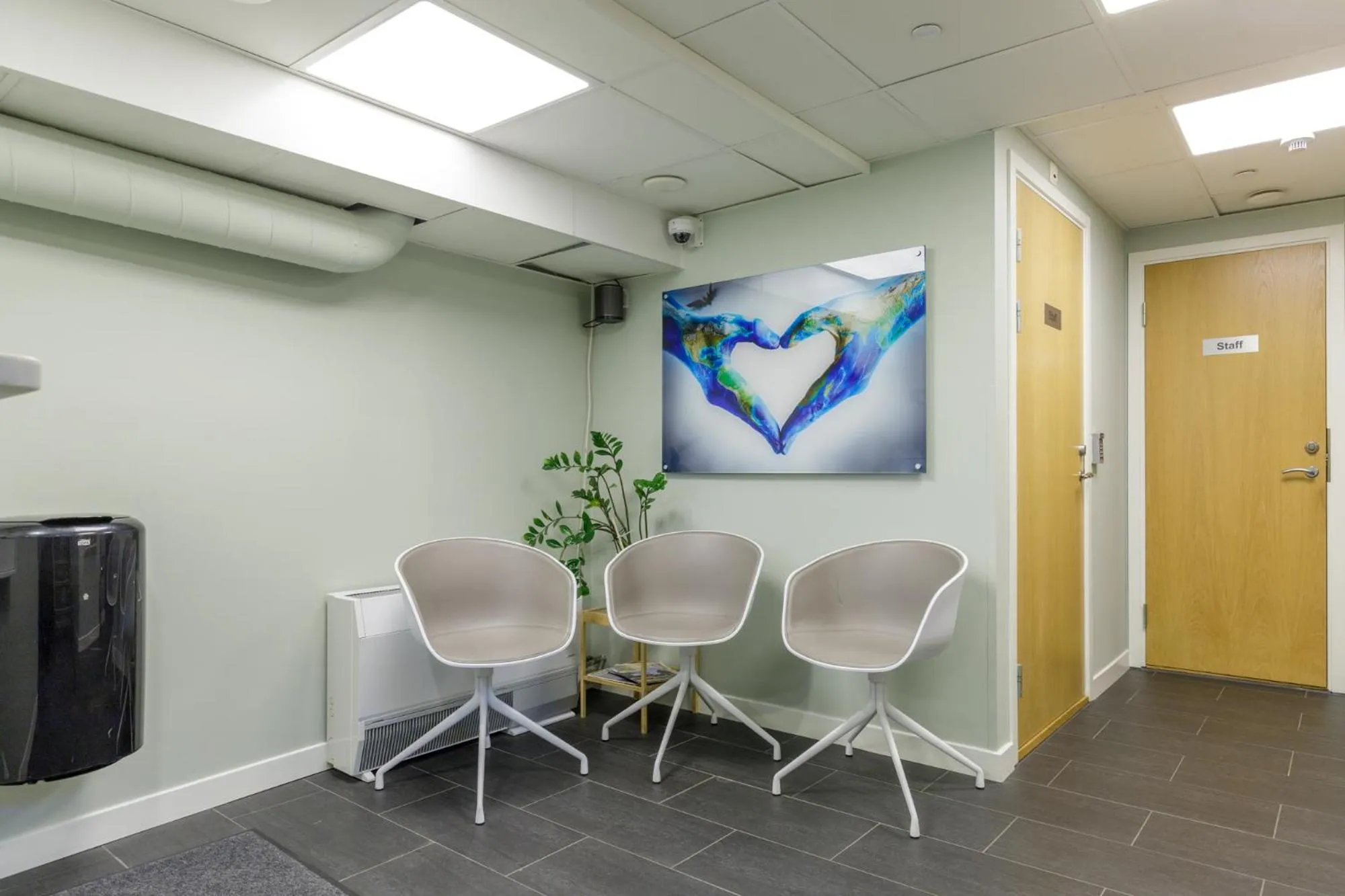 Communal lounge/ TV room in City Hostel