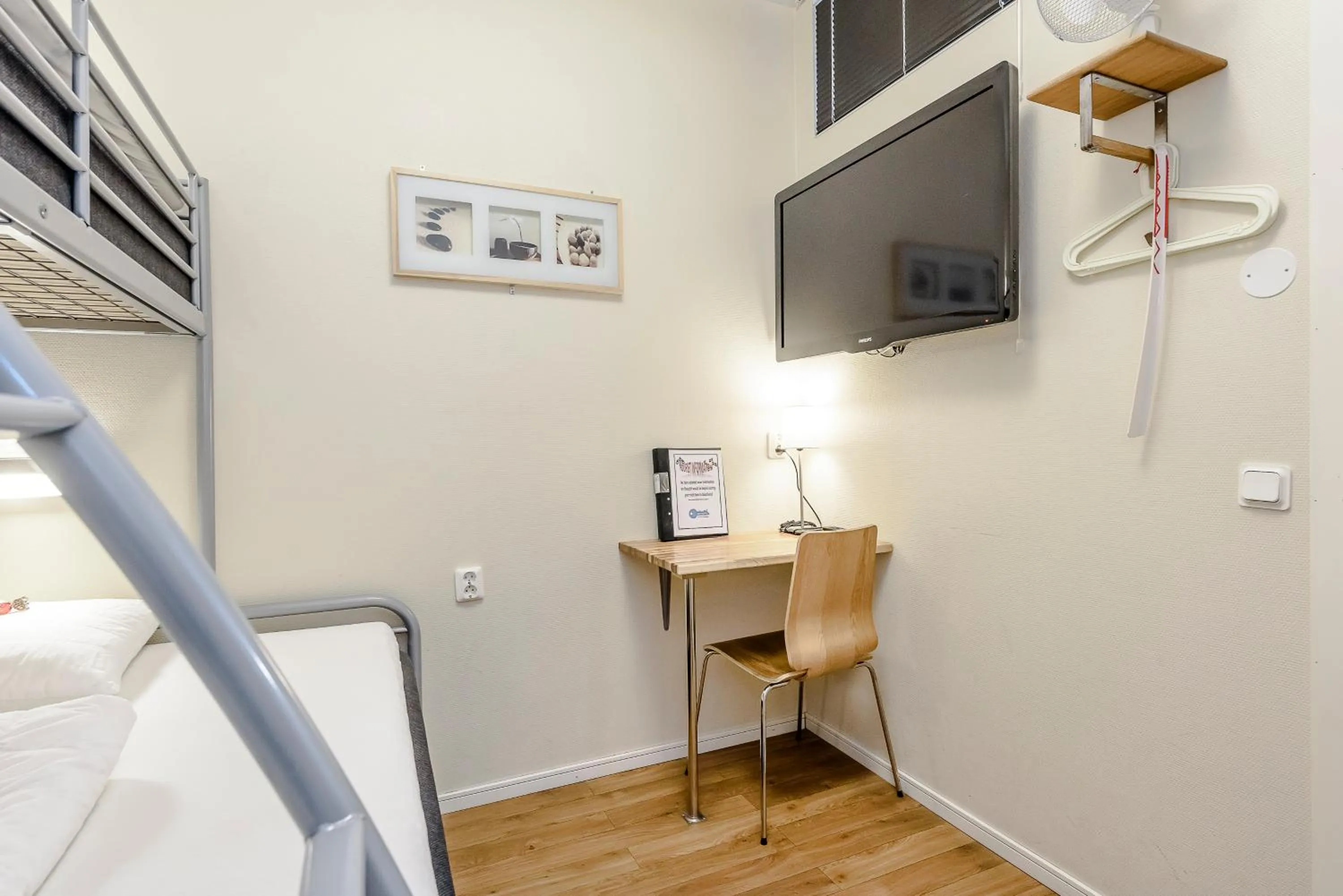 Bedroom, Bed in City Hostel