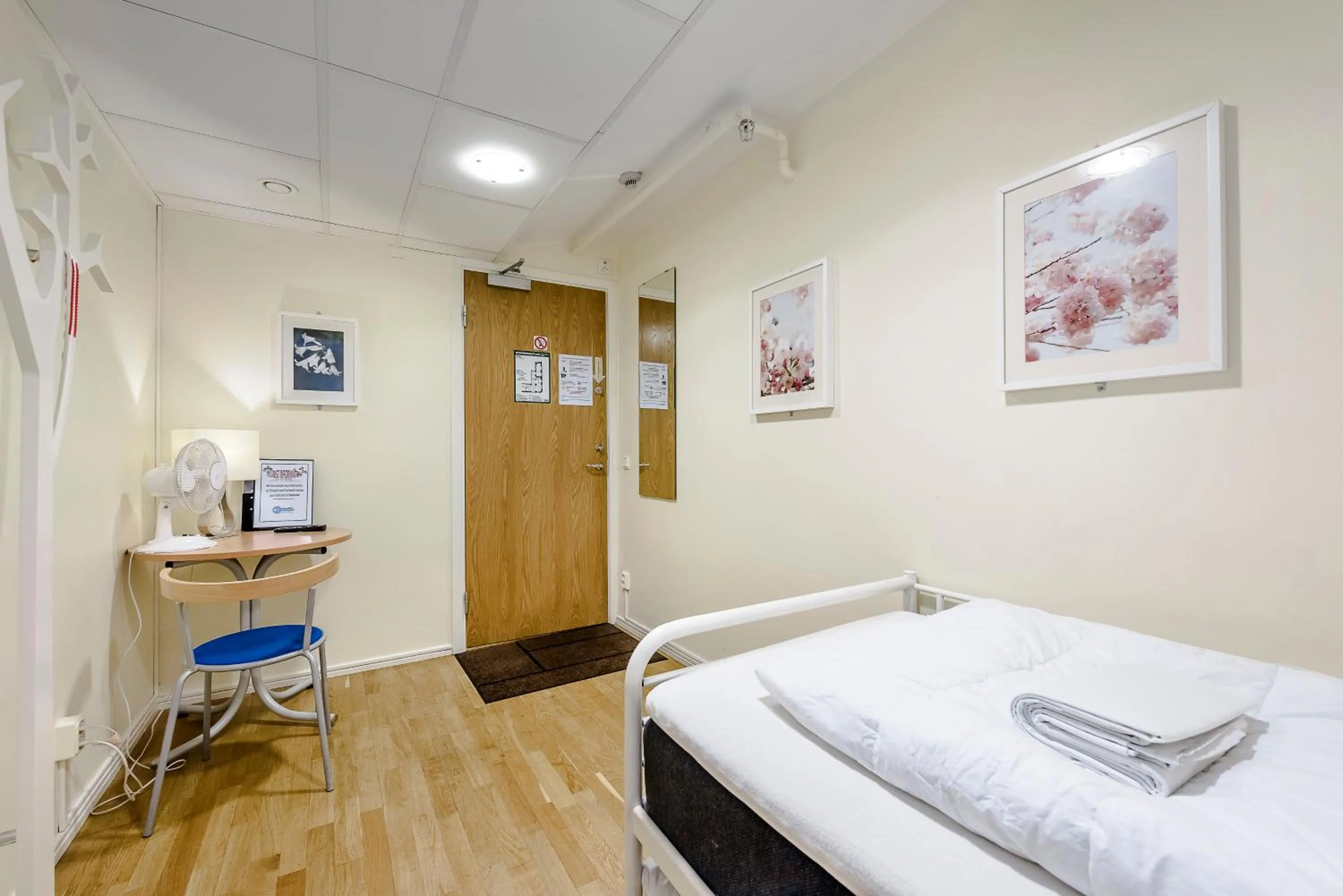 Bedroom, Bed in City Hostel