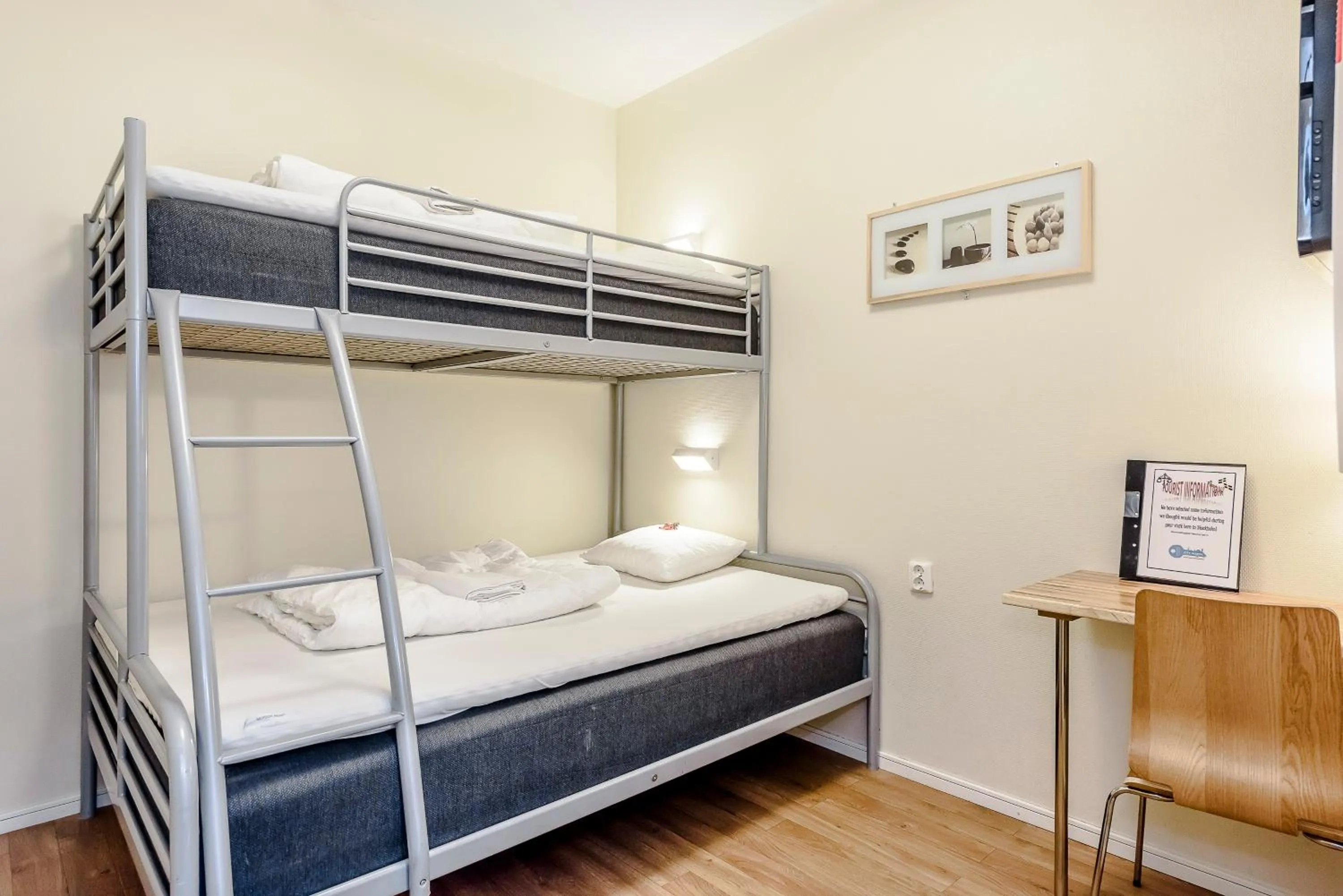 Bedroom, Bed in City Hostel