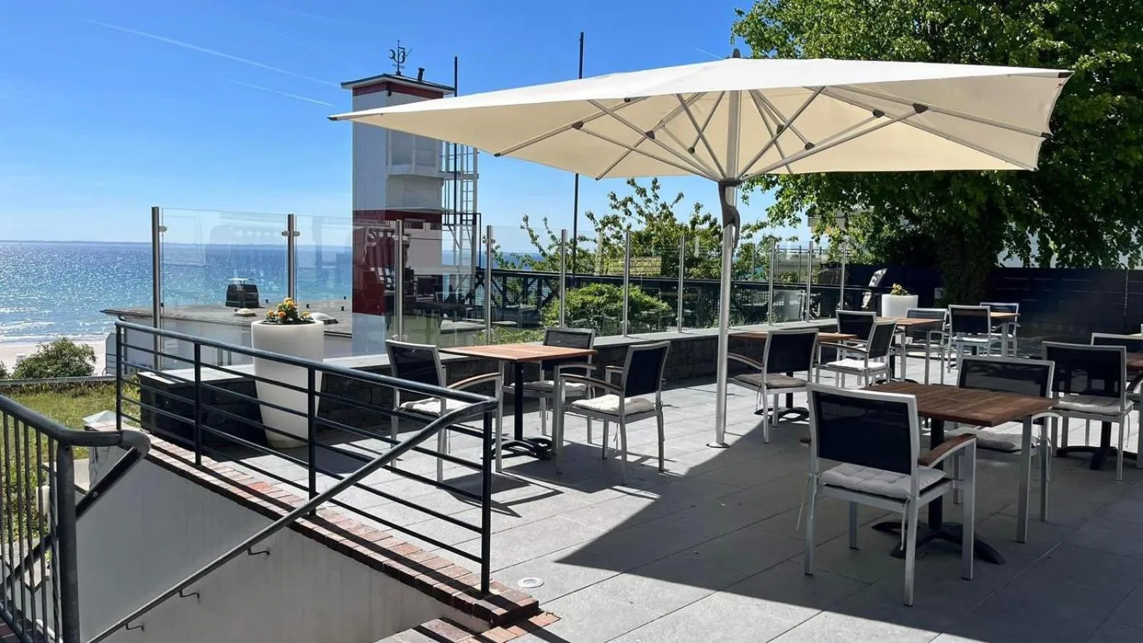 Property building in Hotel Zur schönen Aussicht