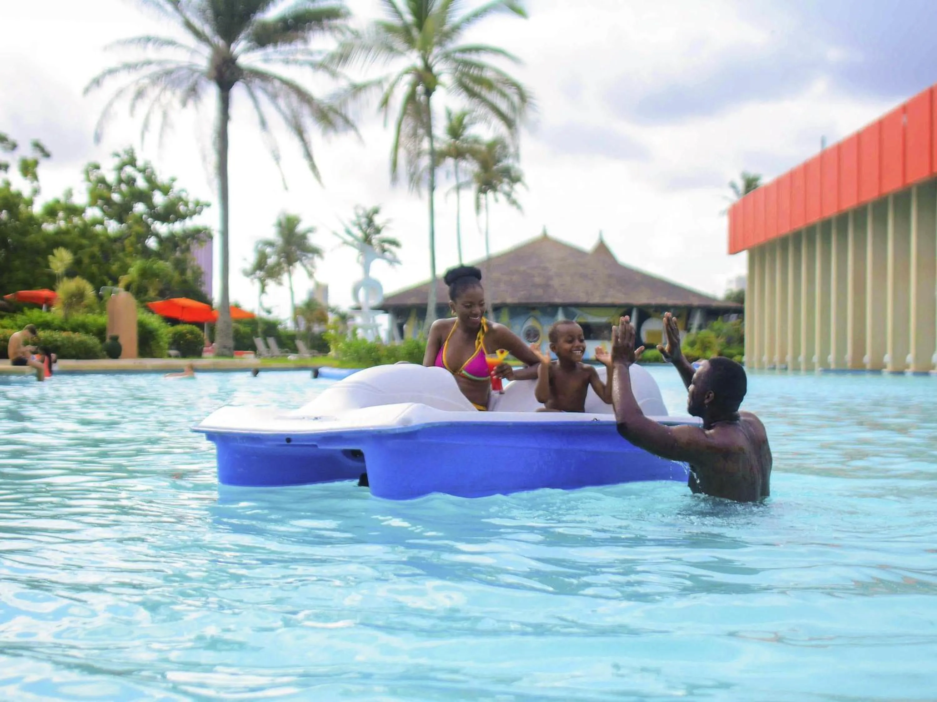 Lounge or bar in Sofitel Abidjan Hotel Ivoire