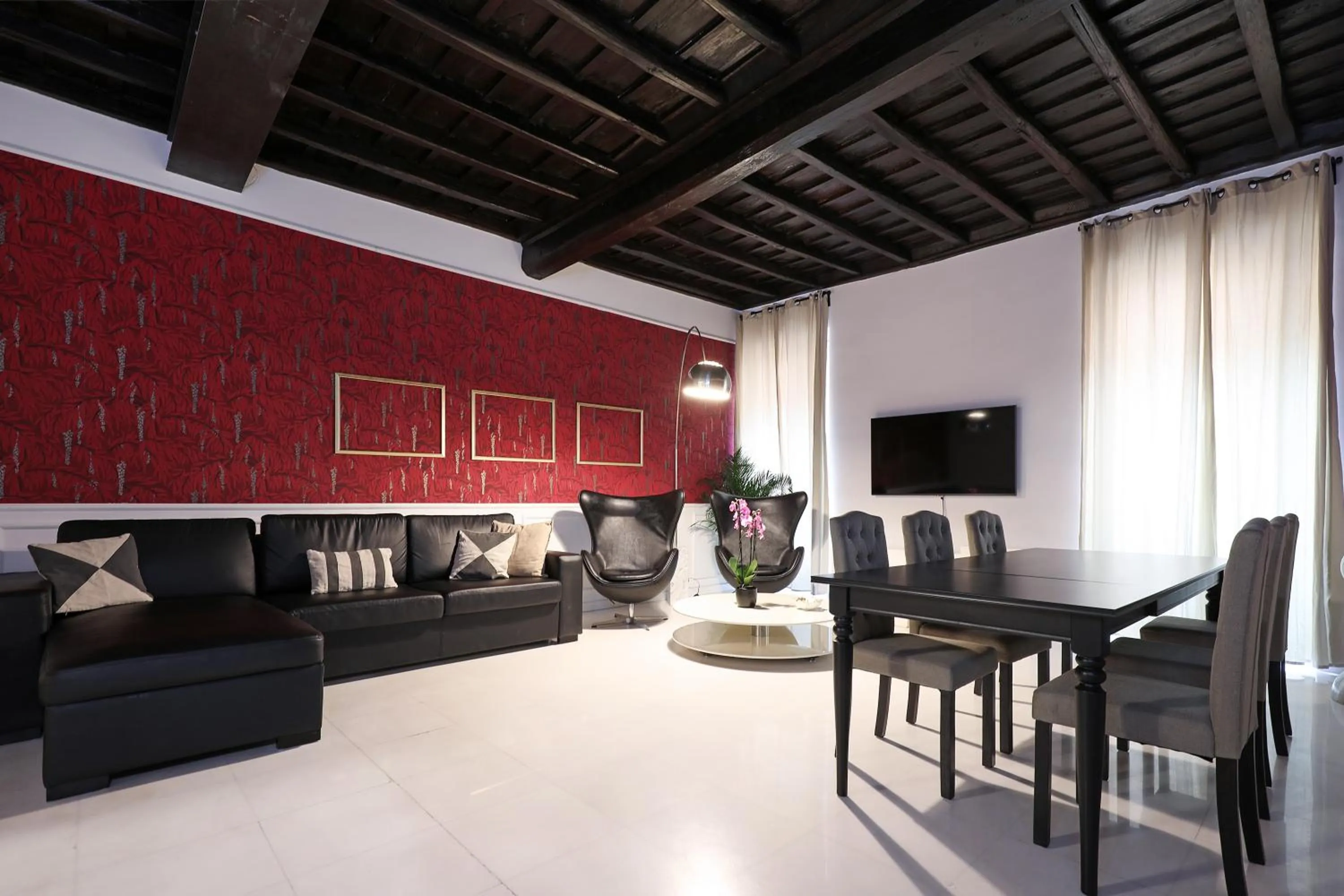 Communal lounge/ TV room in Luxury Gambero apartment