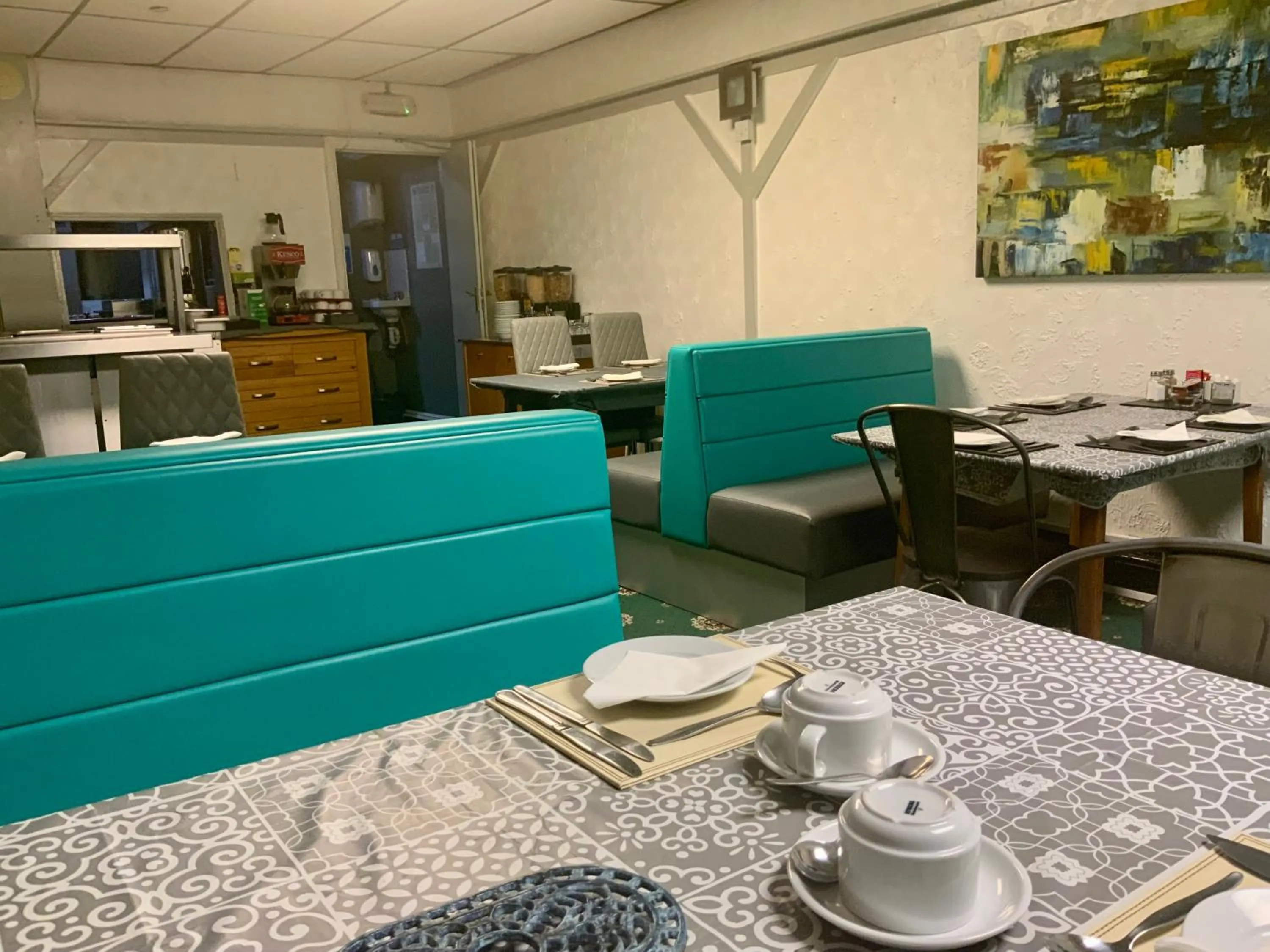 Restaurant/places to eat in Bromptons