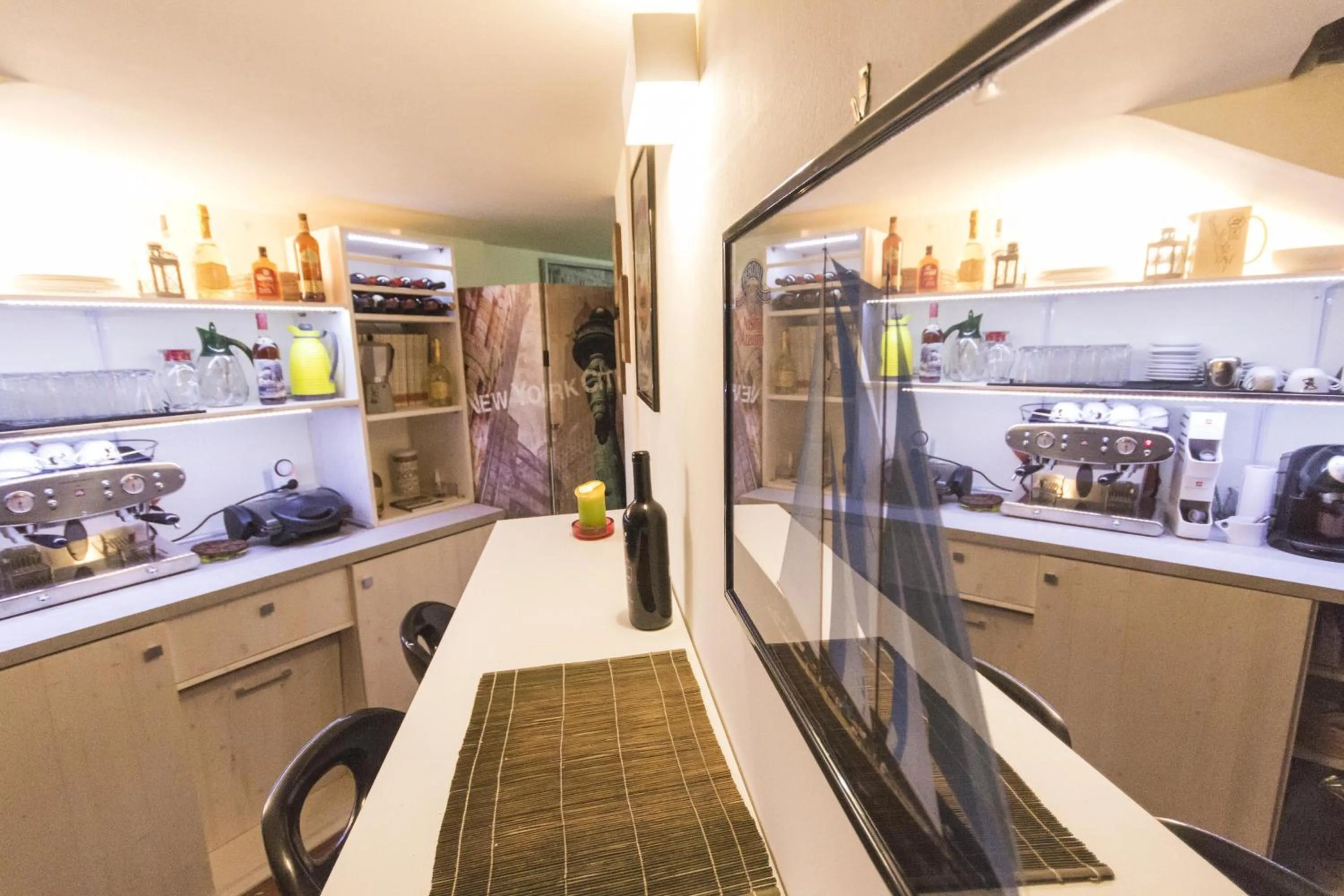 Coffee/tea facilities in B&B Luxury