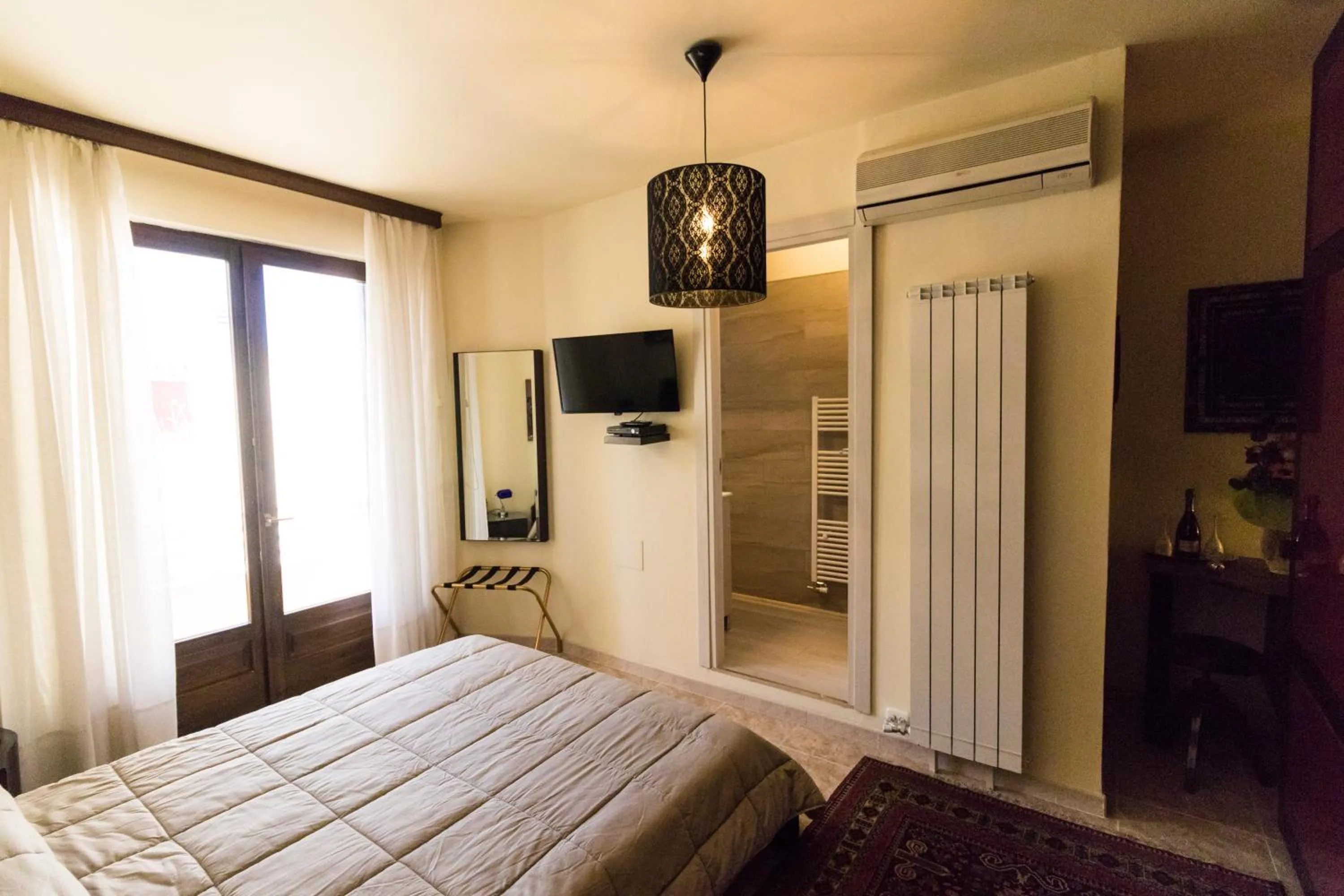 Photo of the whole room, Bed in B&B Luxury