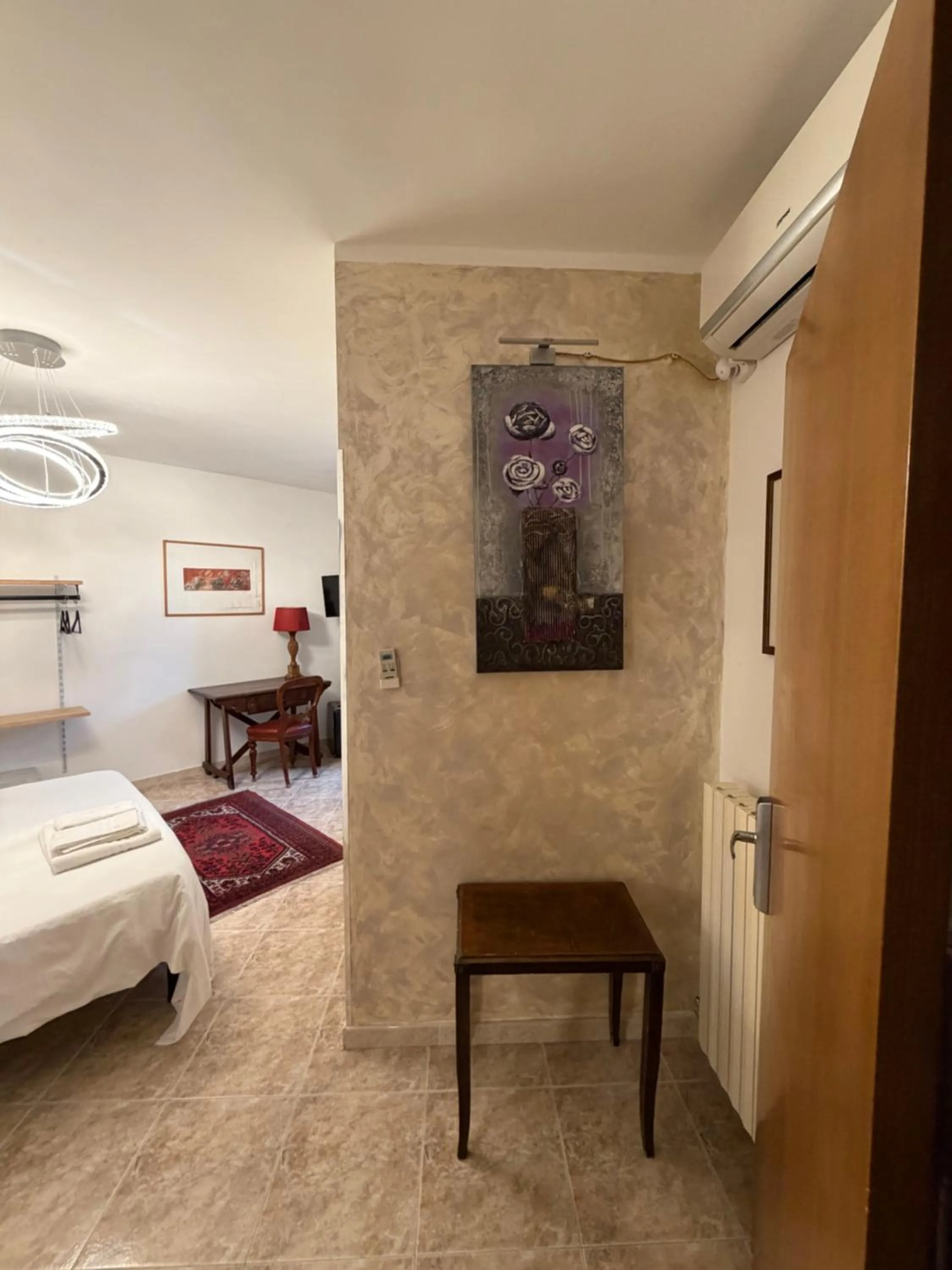 Photo of the whole room, Bed in B&B Luxury