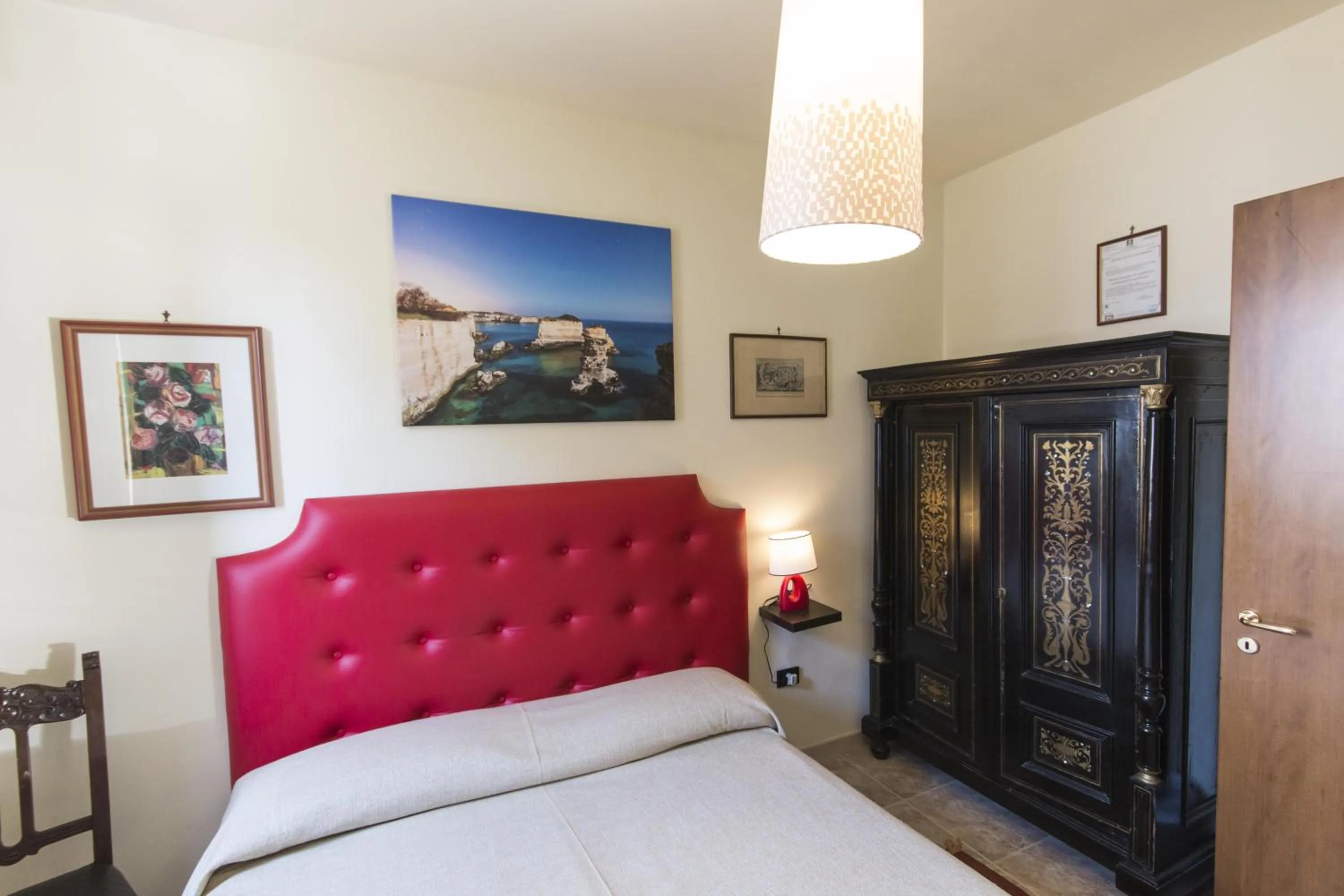 Photo of the whole room, Bed in B&B Luxury