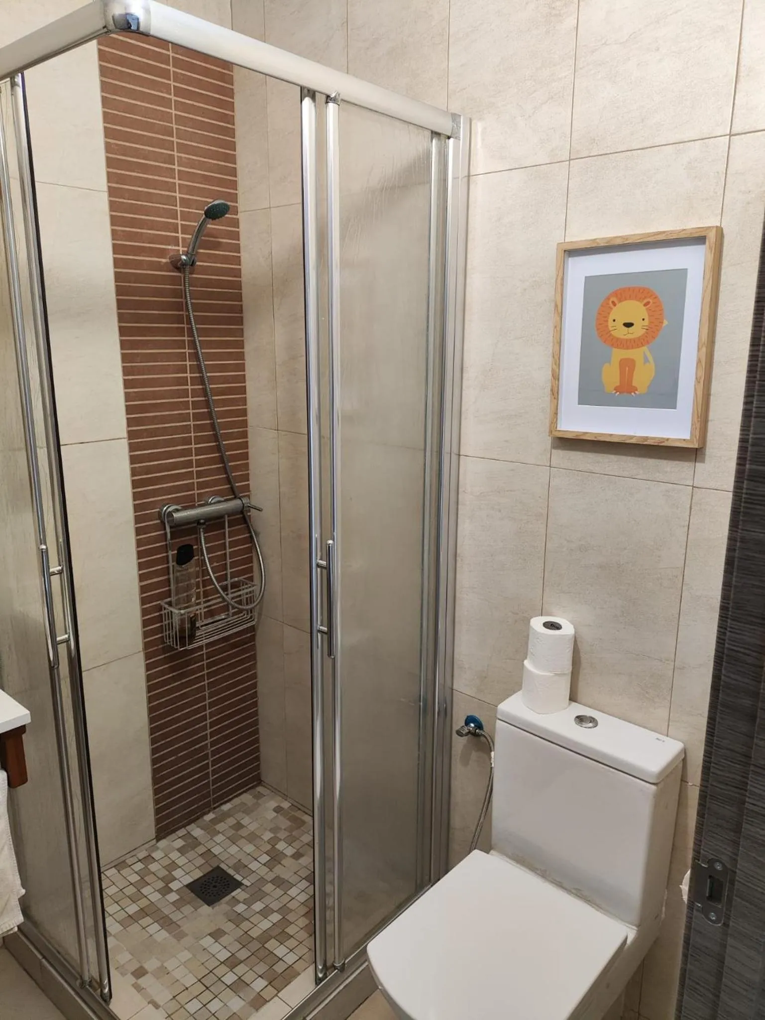 Toilet in L'Olivera Casa Rural