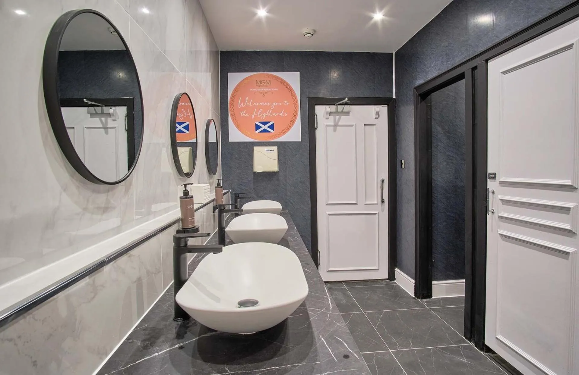 Bathroom in Muthu Oban Regent Hotel