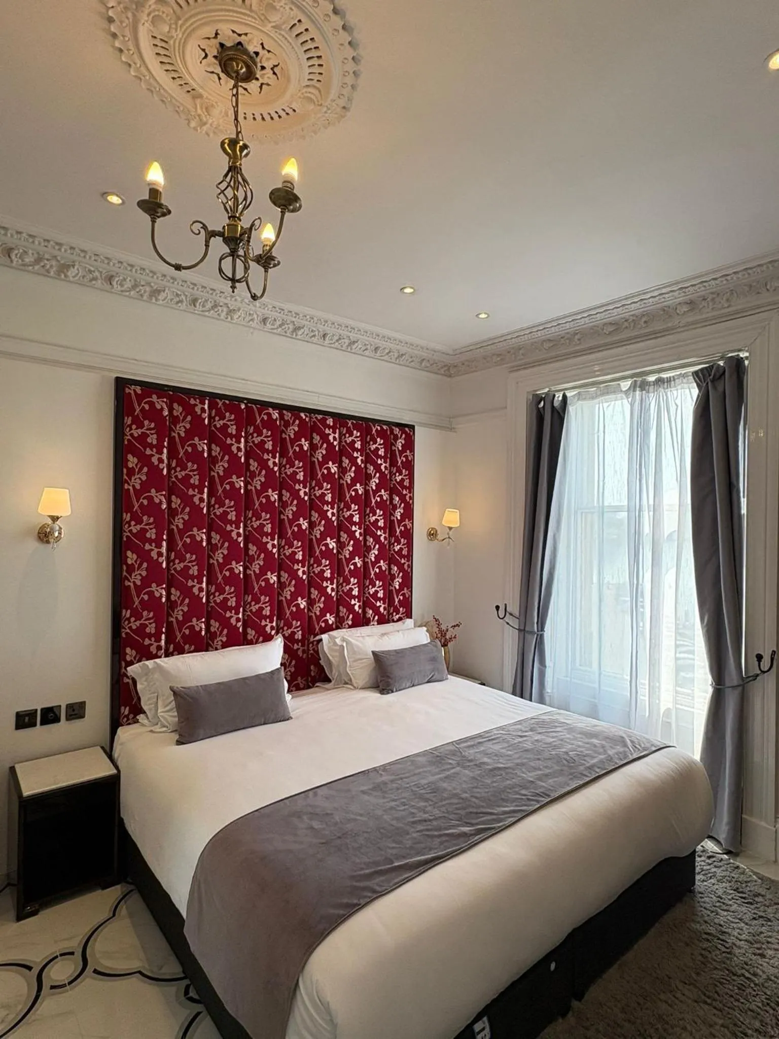 Bedroom, Bed in Muthu Oban Regent Hotel