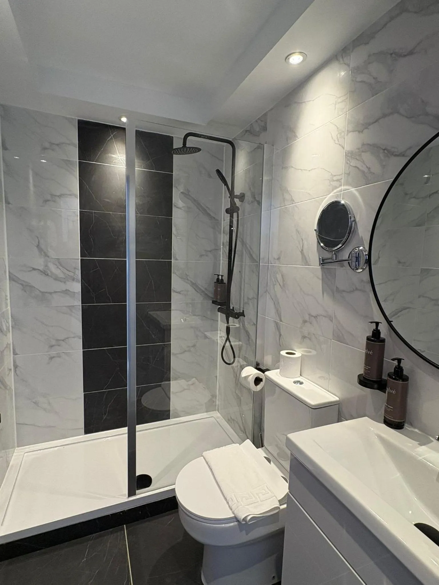 Toilet in Muthu Oban Regent Hotel