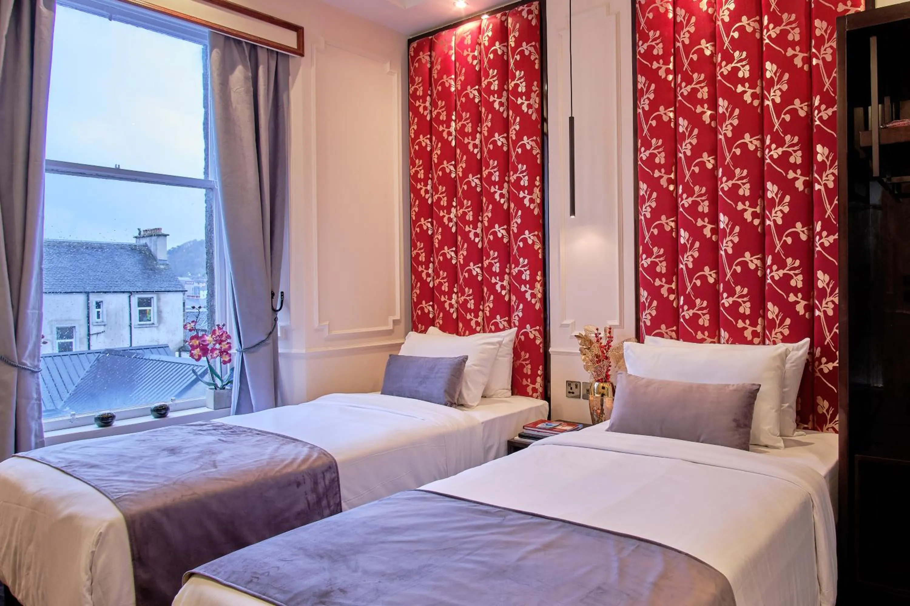 Bedroom, Bed in Muthu Oban Regent Hotel