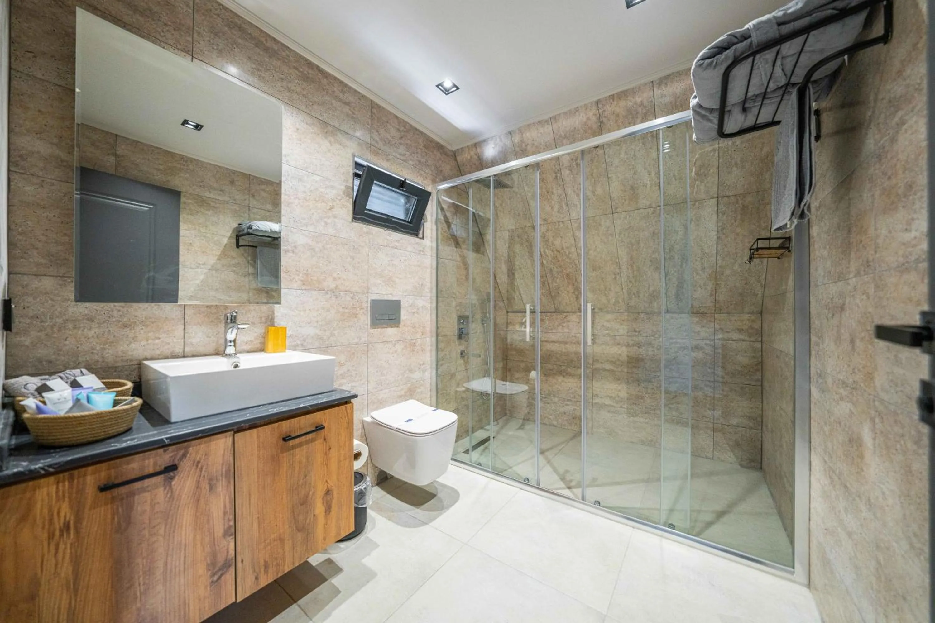 Shower in ON7 Sapanca Private