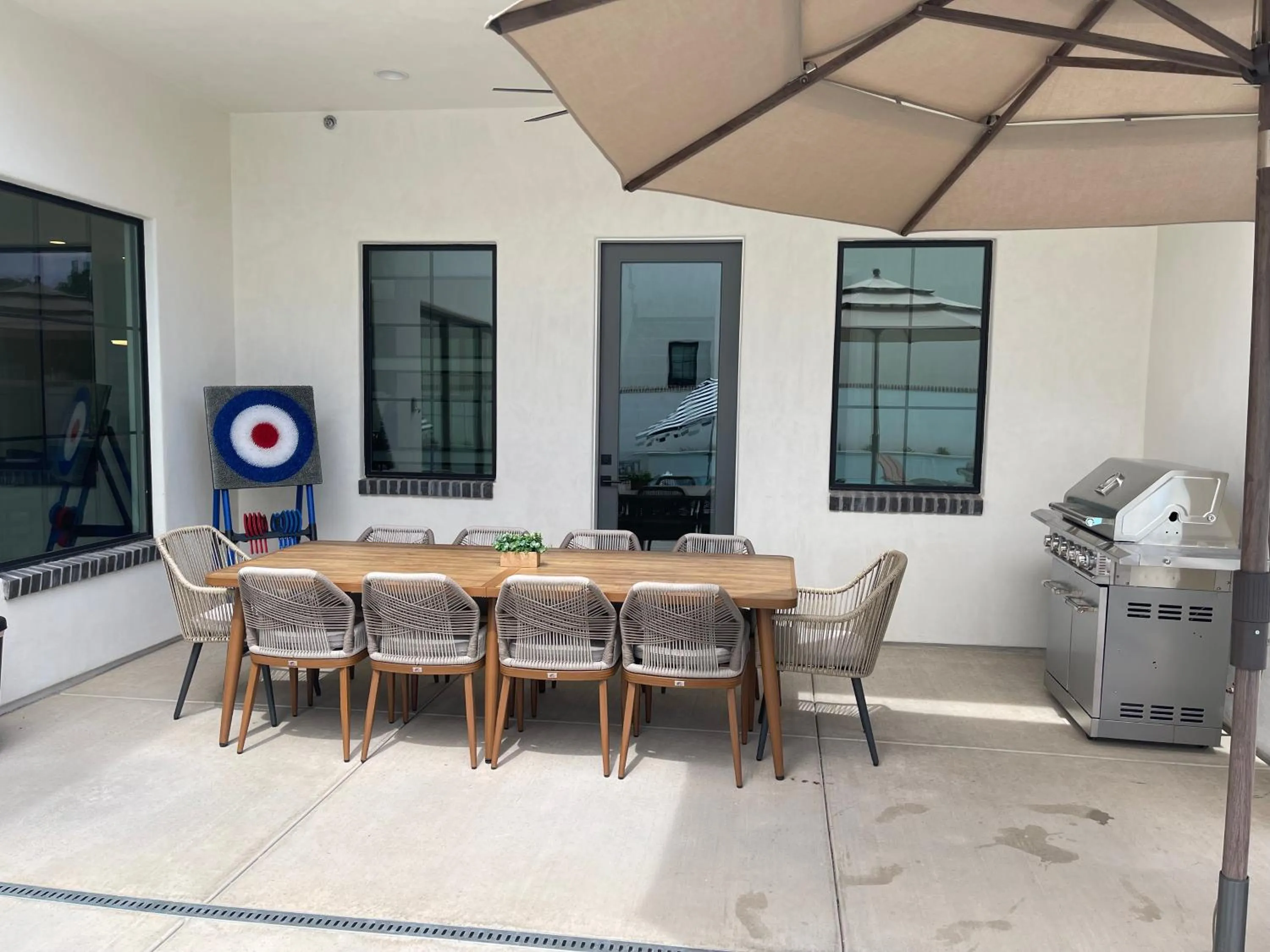 Casa Blanca luxury Villa Private pool sleeps 30!