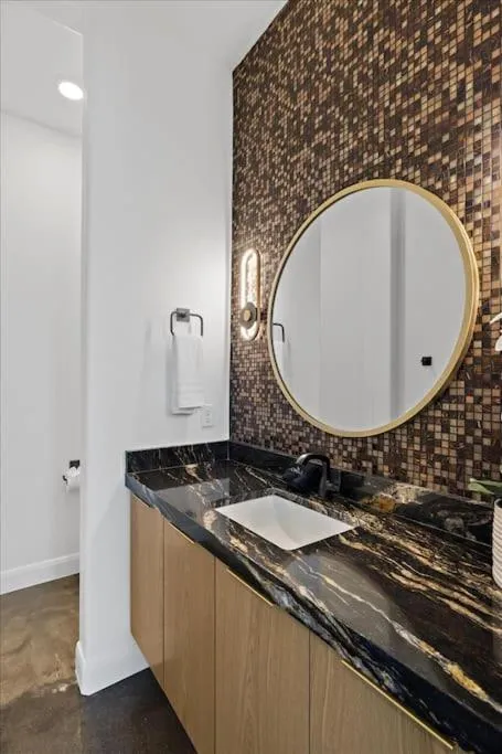 Casa Blanca luxury Villa Private pool sleeps 30!