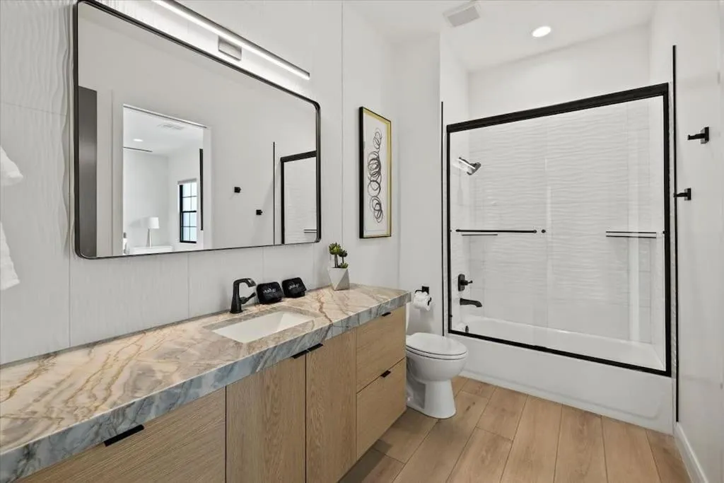 Casa Blanca luxury Villa Private pool sleeps 30!