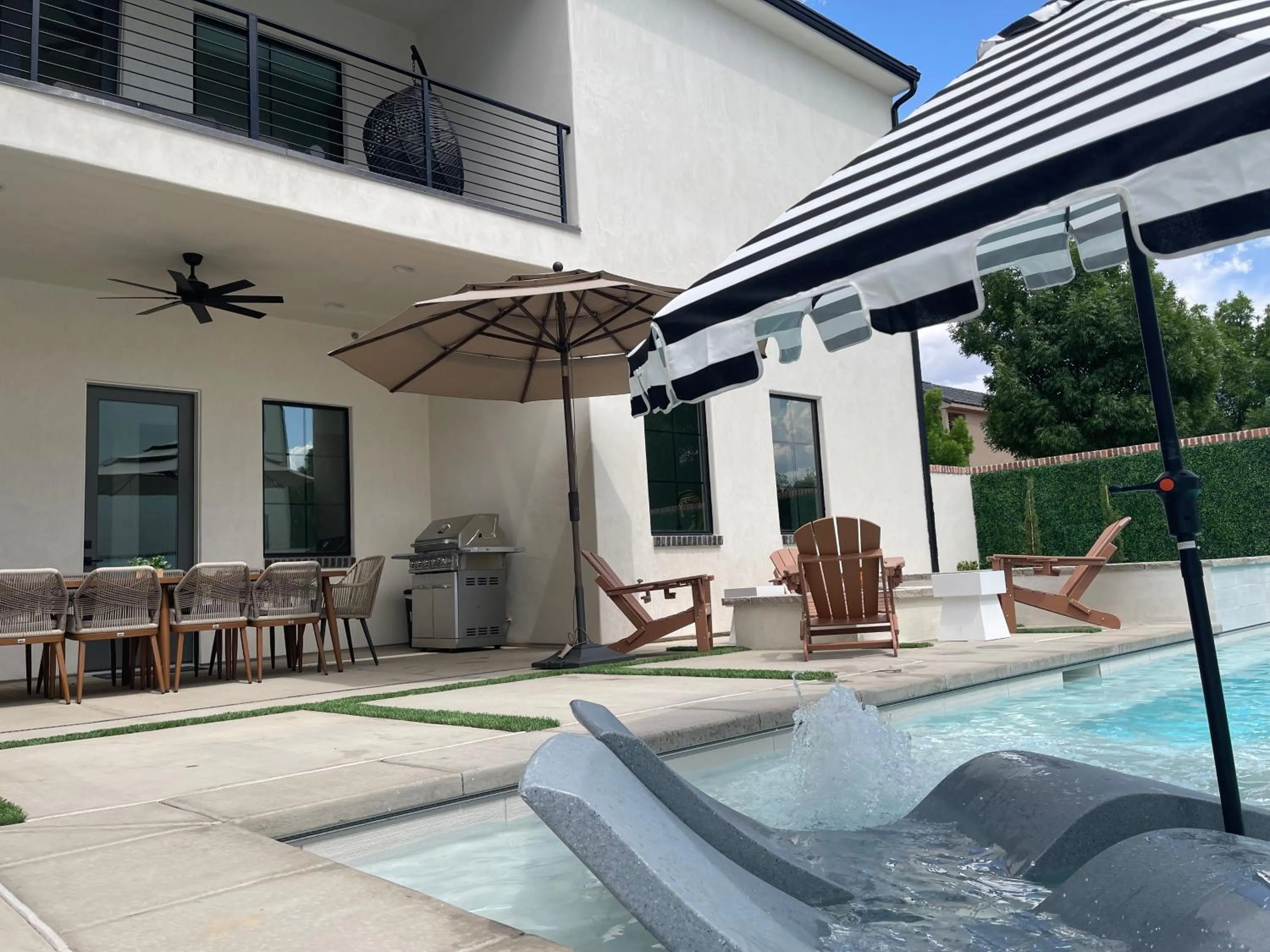 Casa Blanca luxury Villa Private pool sleeps 30!