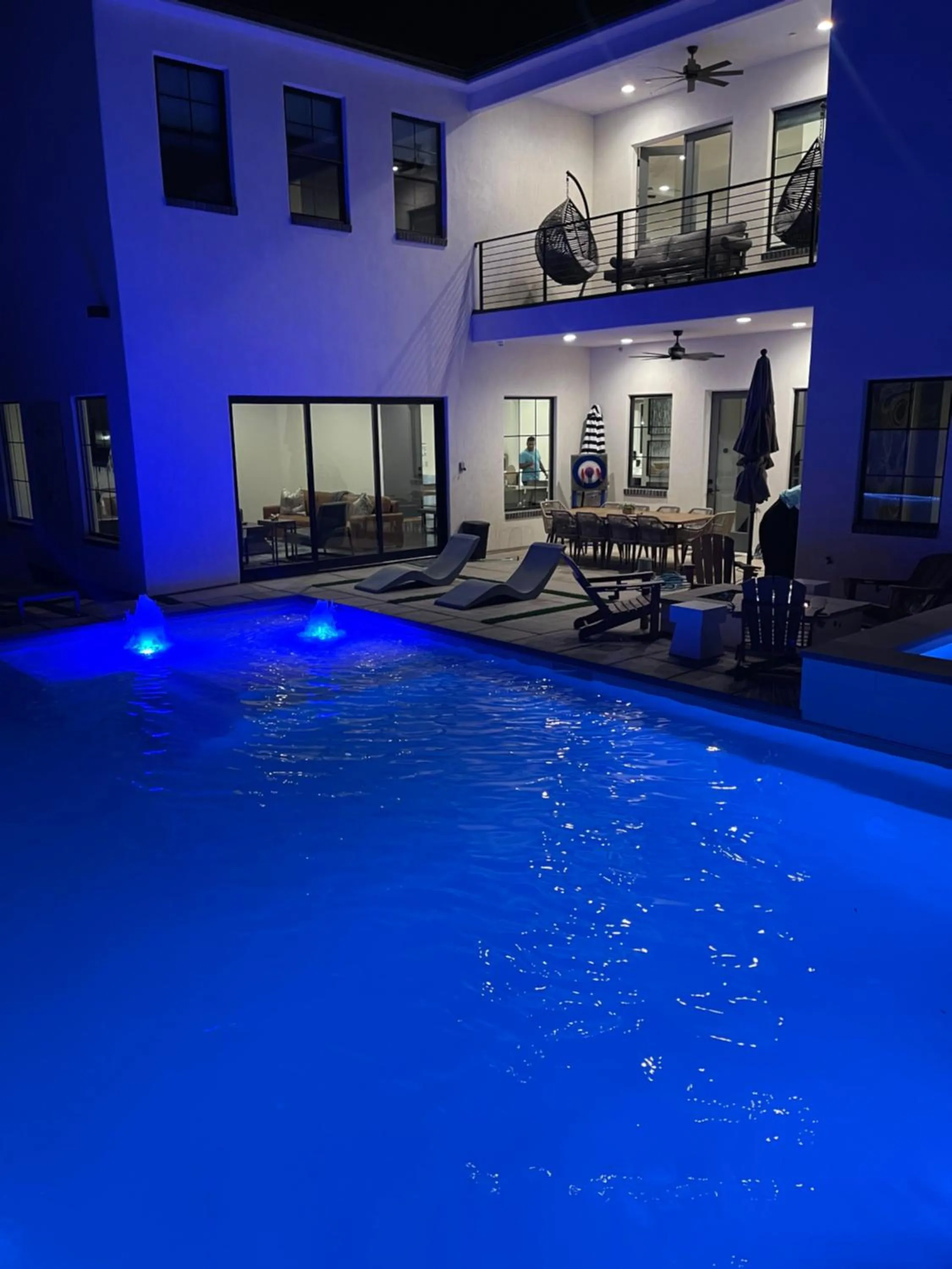 Casa Blanca luxury Villa Private pool sleeps 30!
