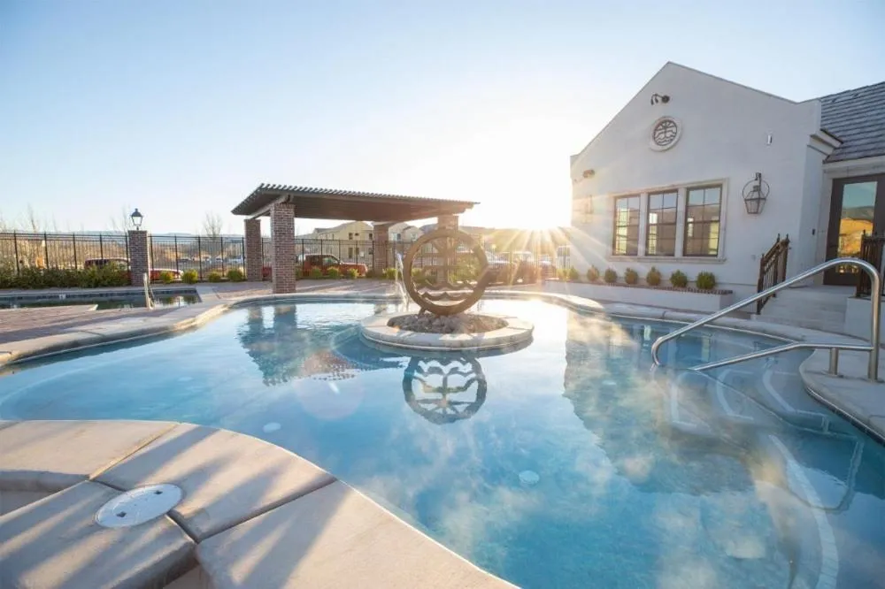 Casa Blanca luxury Villa Private pool sleeps 30!