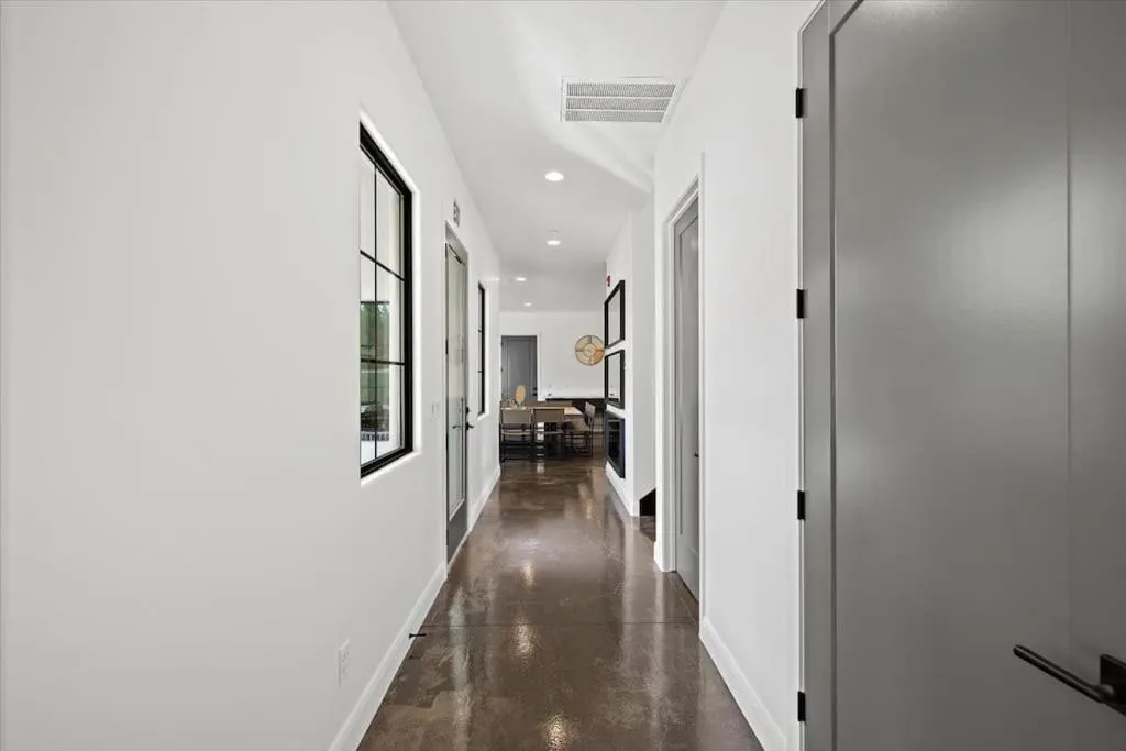 Casa Blanca luxury Villa Private pool sleeps 30!