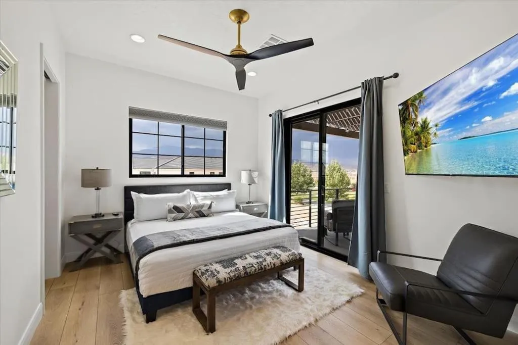 Bed in Casa Blanca luxury Villa Private pool sleeps 30!