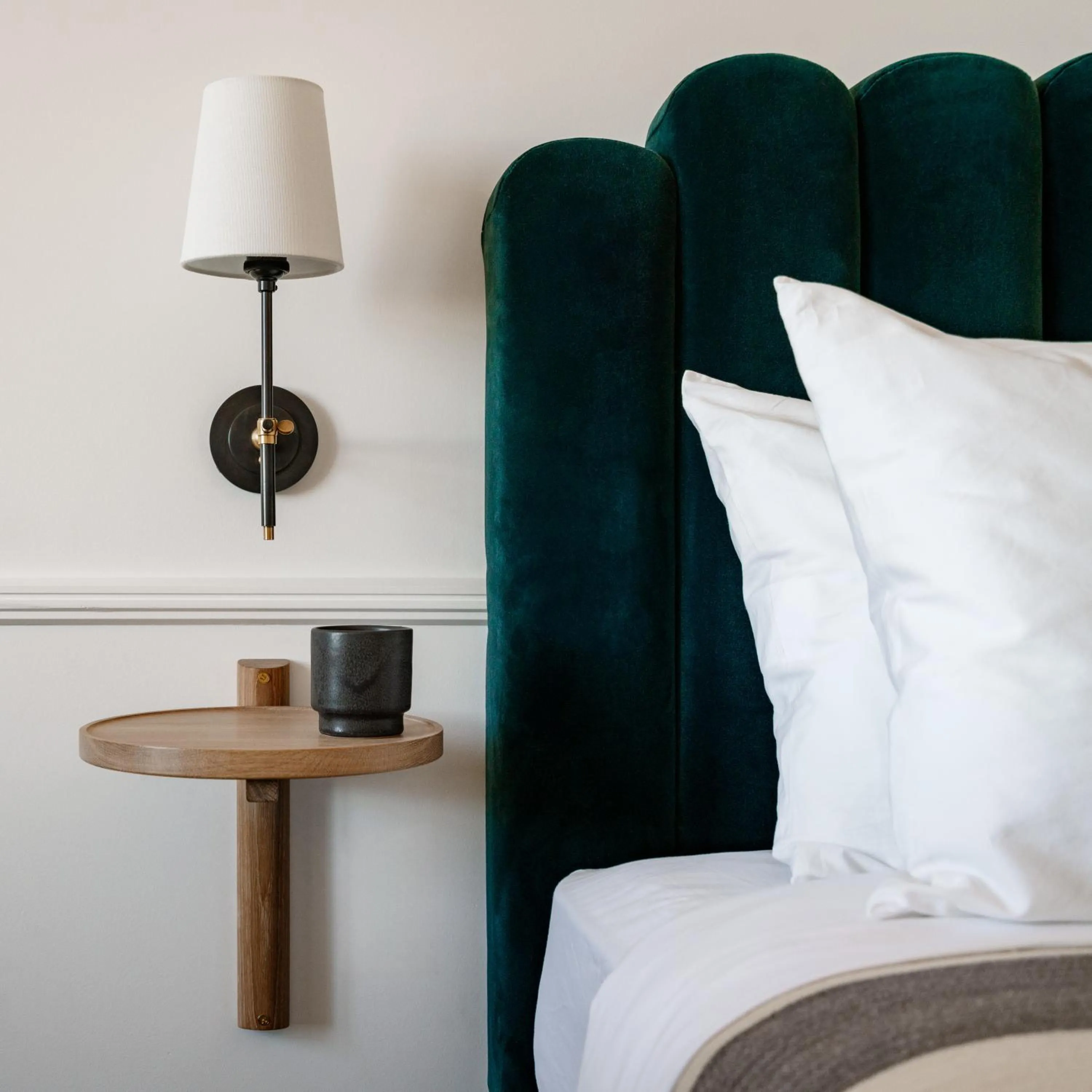 Bed in Longfellow Hotel