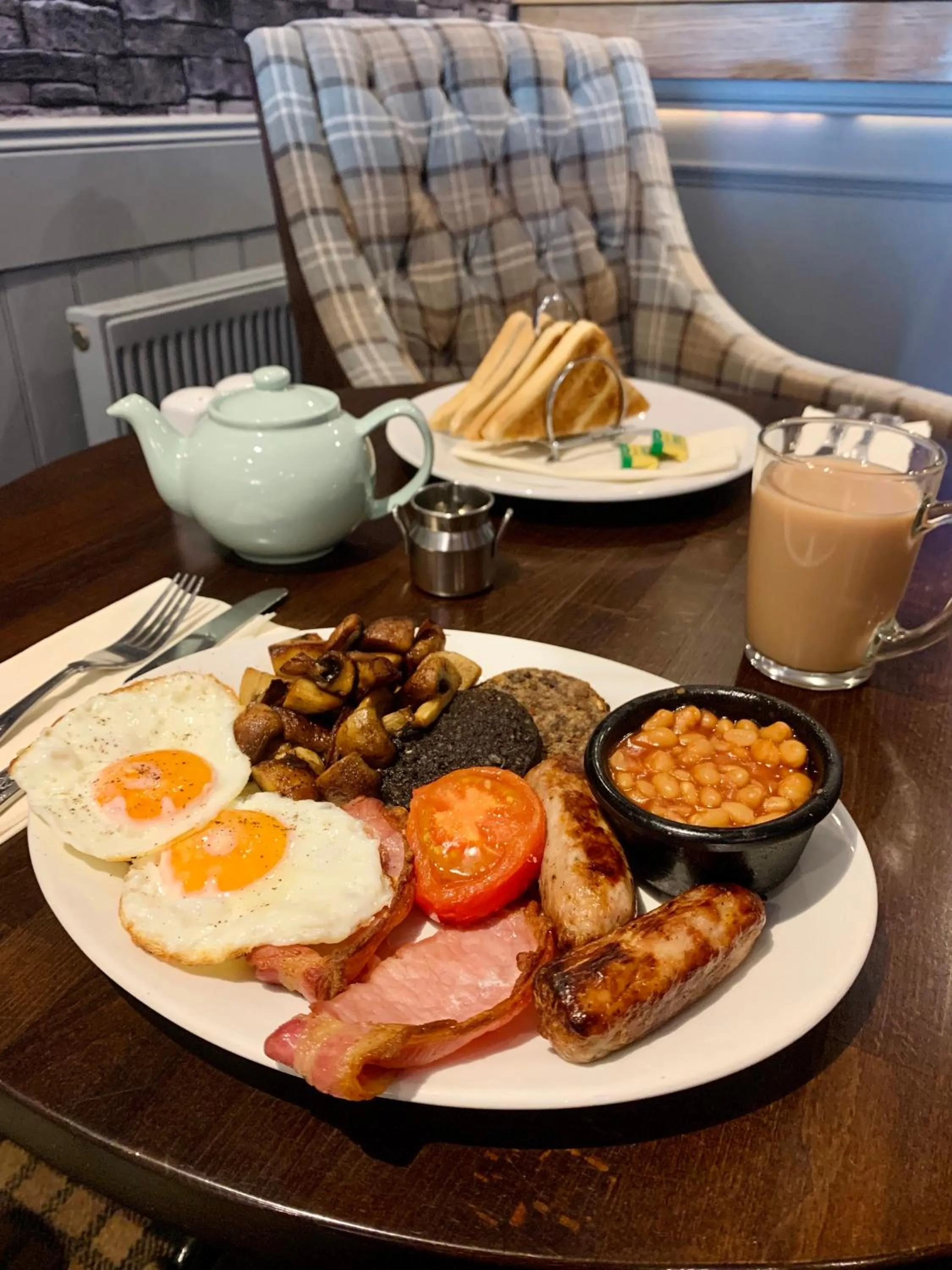 Food in Newburgh Inn