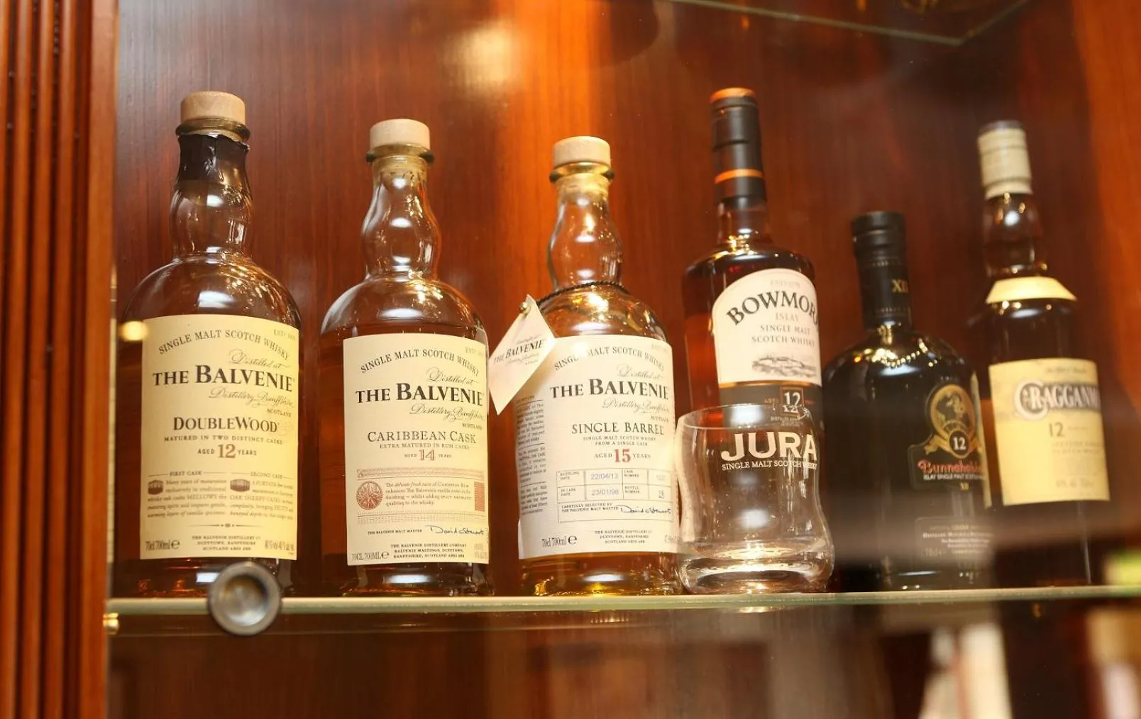 Decorative detail in Newburgh Inn